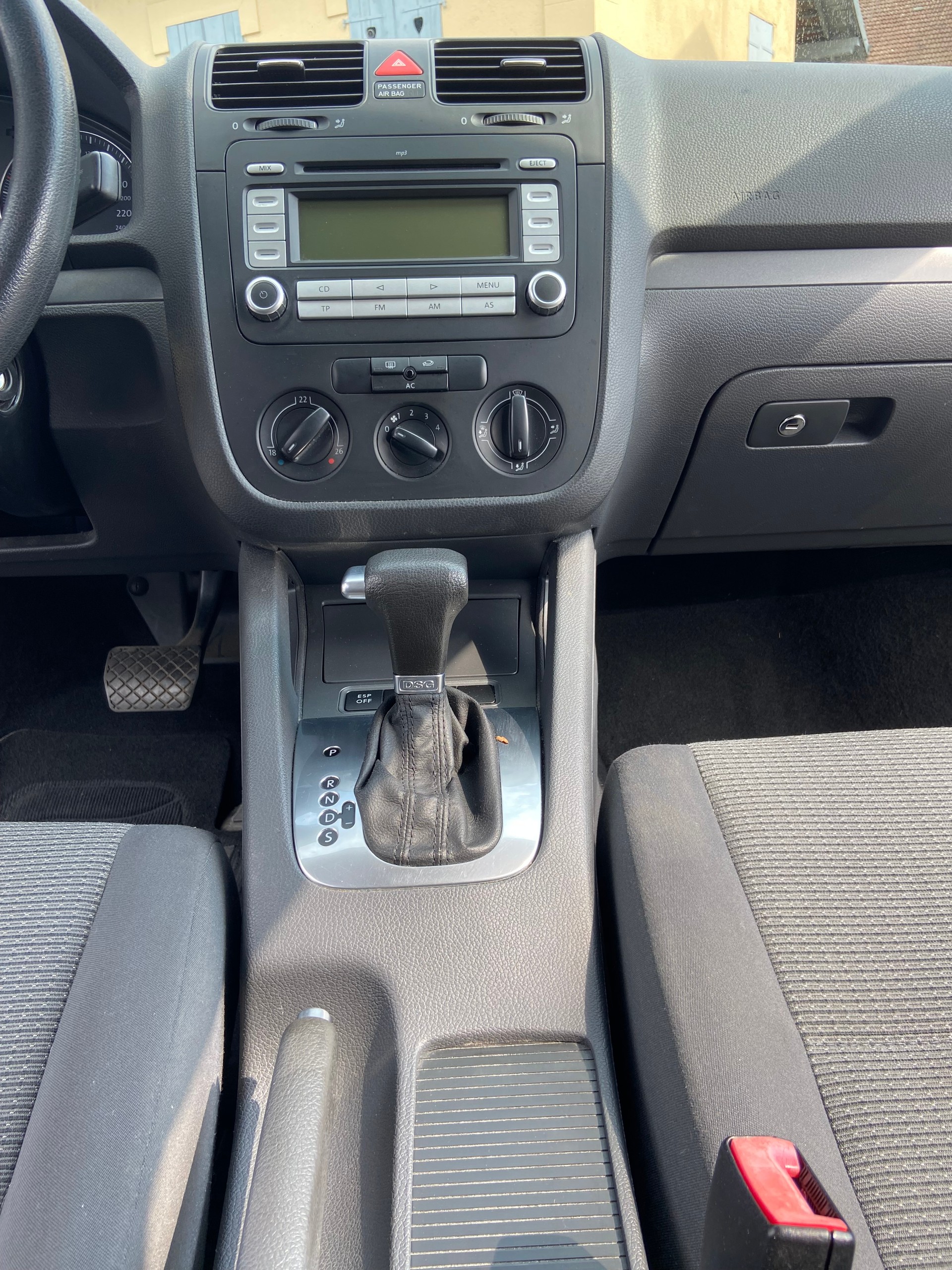 VW Jetta 1.9 TDI Trendline DSG ***Prix Fixe***-image-8