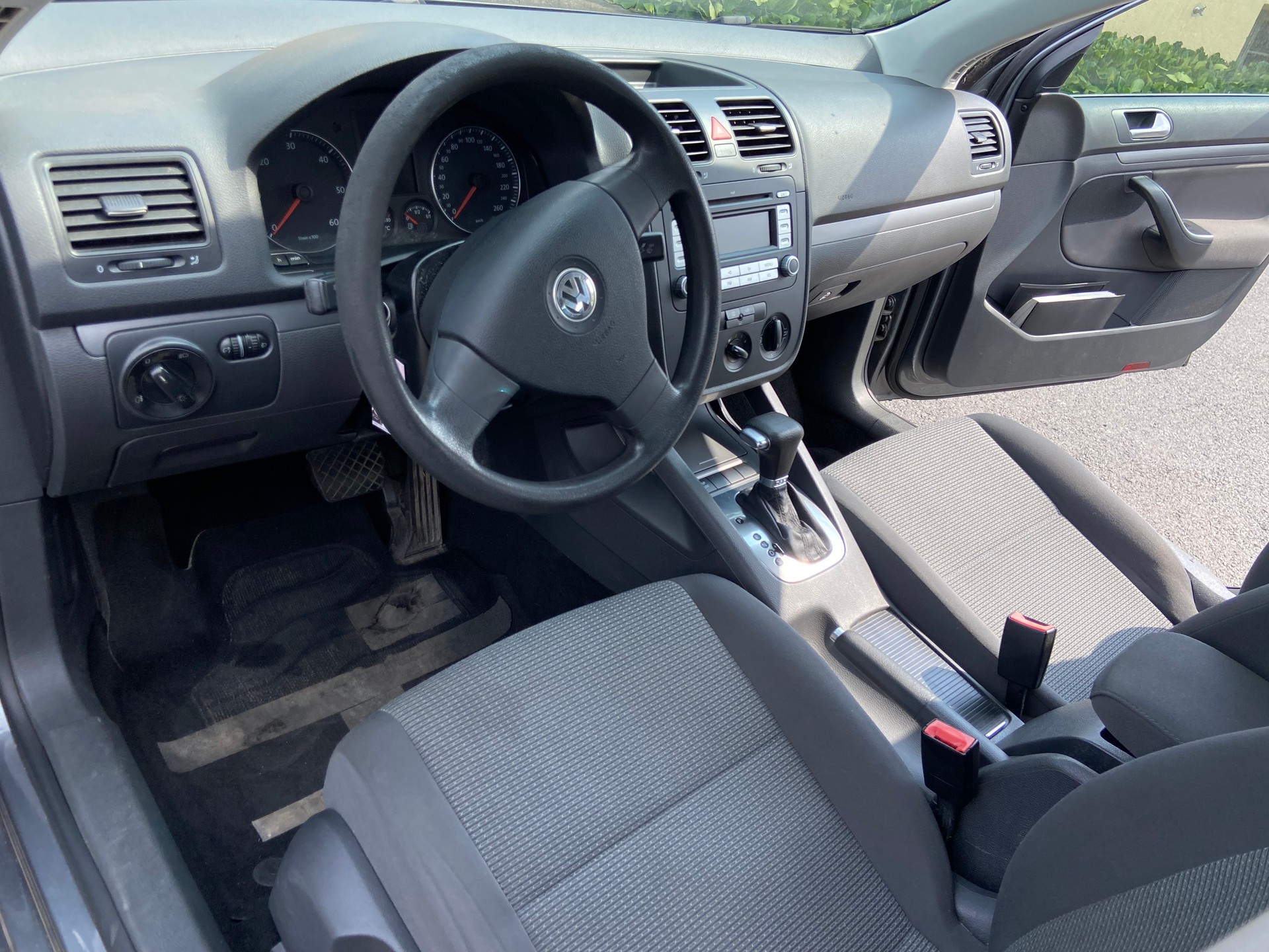 VW Jetta 1.9 TDI Trendline DSG ***Prix Fixe***-image-9