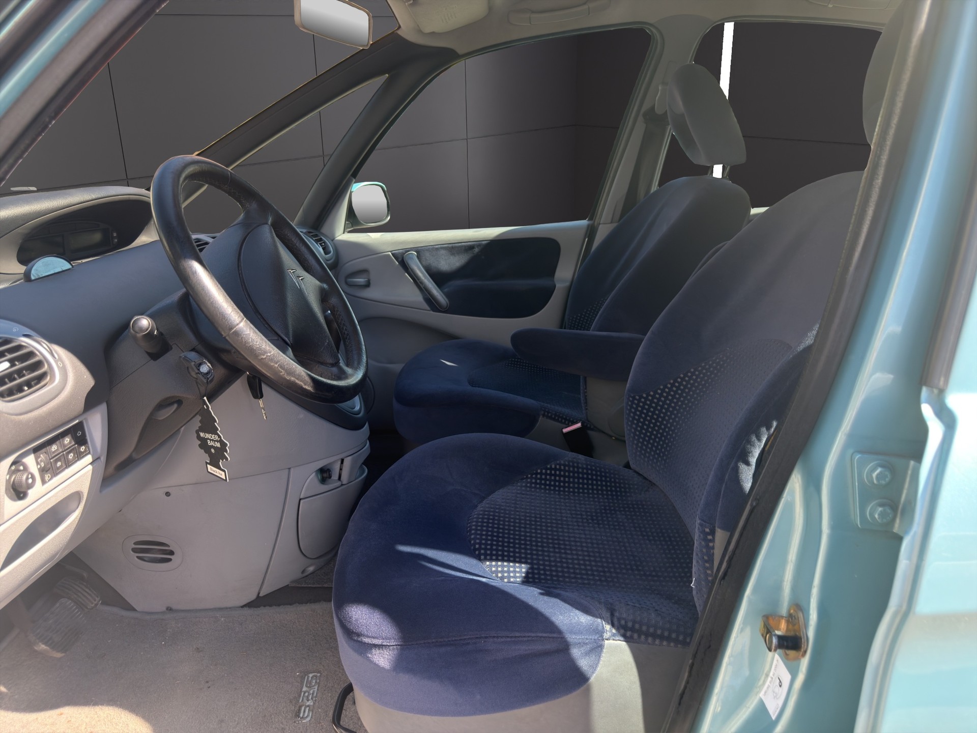 CITROEN Xsara Picasso 2.0i 16V SX Automatic-image-8