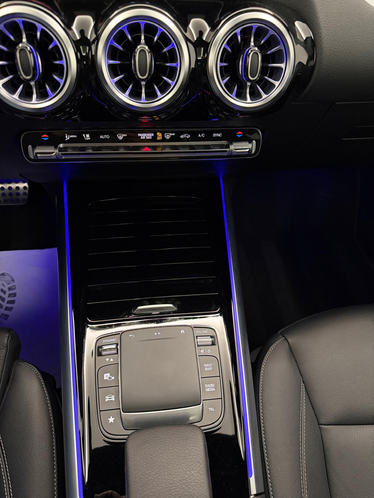 MERCEDES-BENZ GLA 200 4Matic AMG Line 8G-DCT-image-15