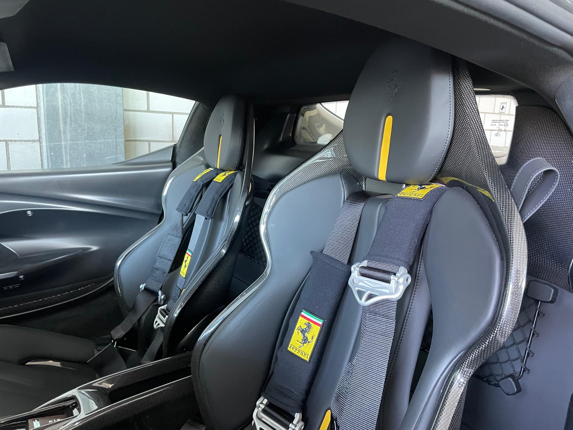 FERRARI 296 GTB Vollausstattung inkl. Assetto Fiorano Paket & Full Carbo-image-12