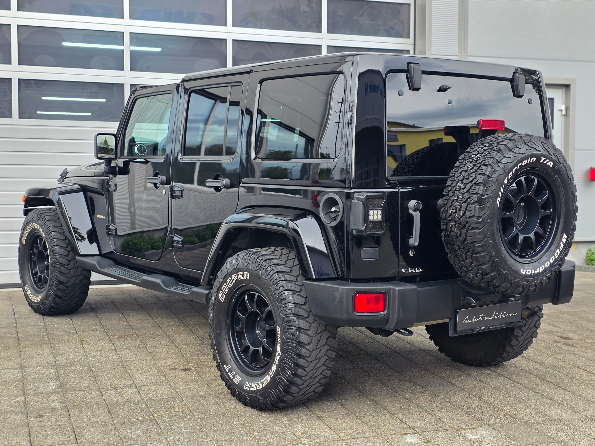 JEEP Wrangler 2.8CRD Unlimited Rubicon Automatic ** SEILWINDE ELKT.. -LED LICHT -KLIMAAUTAMATIK -SITZHEIZUNG -HARD TOP ABNEHMBAR **-showroom-element-3