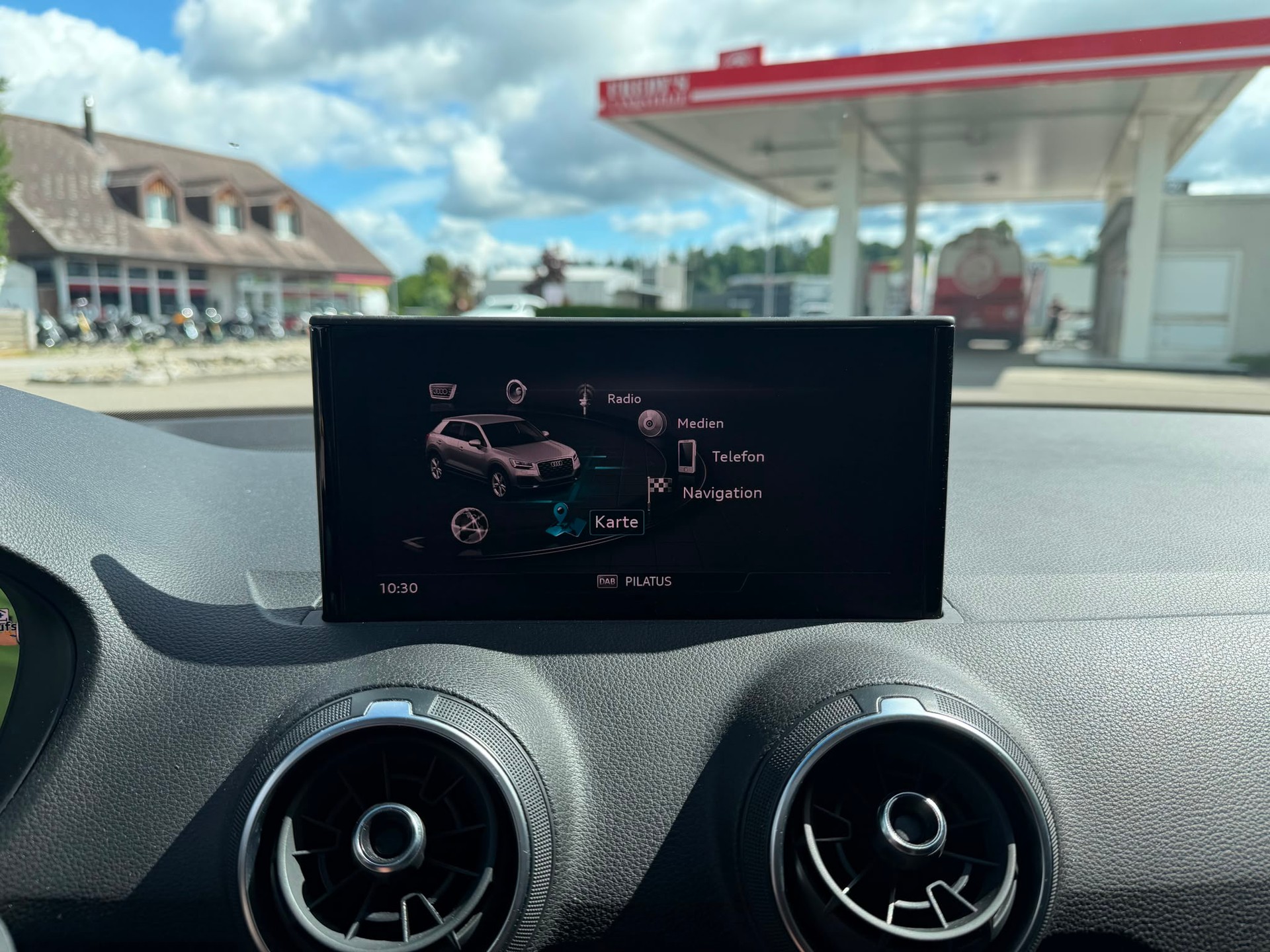 AUDI Q2 35 TFSI advanced-image-16