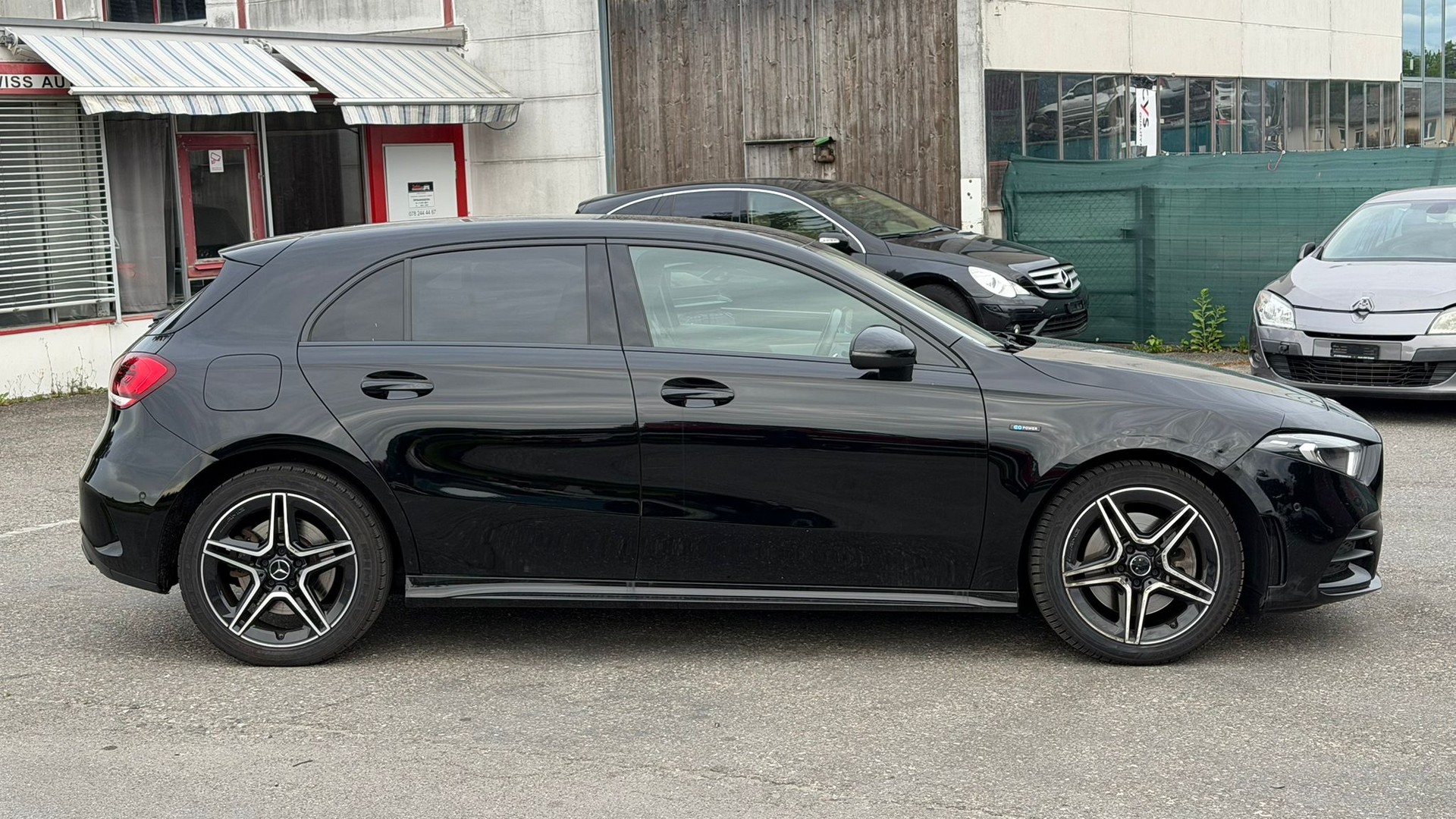 MERCEDES-BENZ A 250e AMG Line-image-3