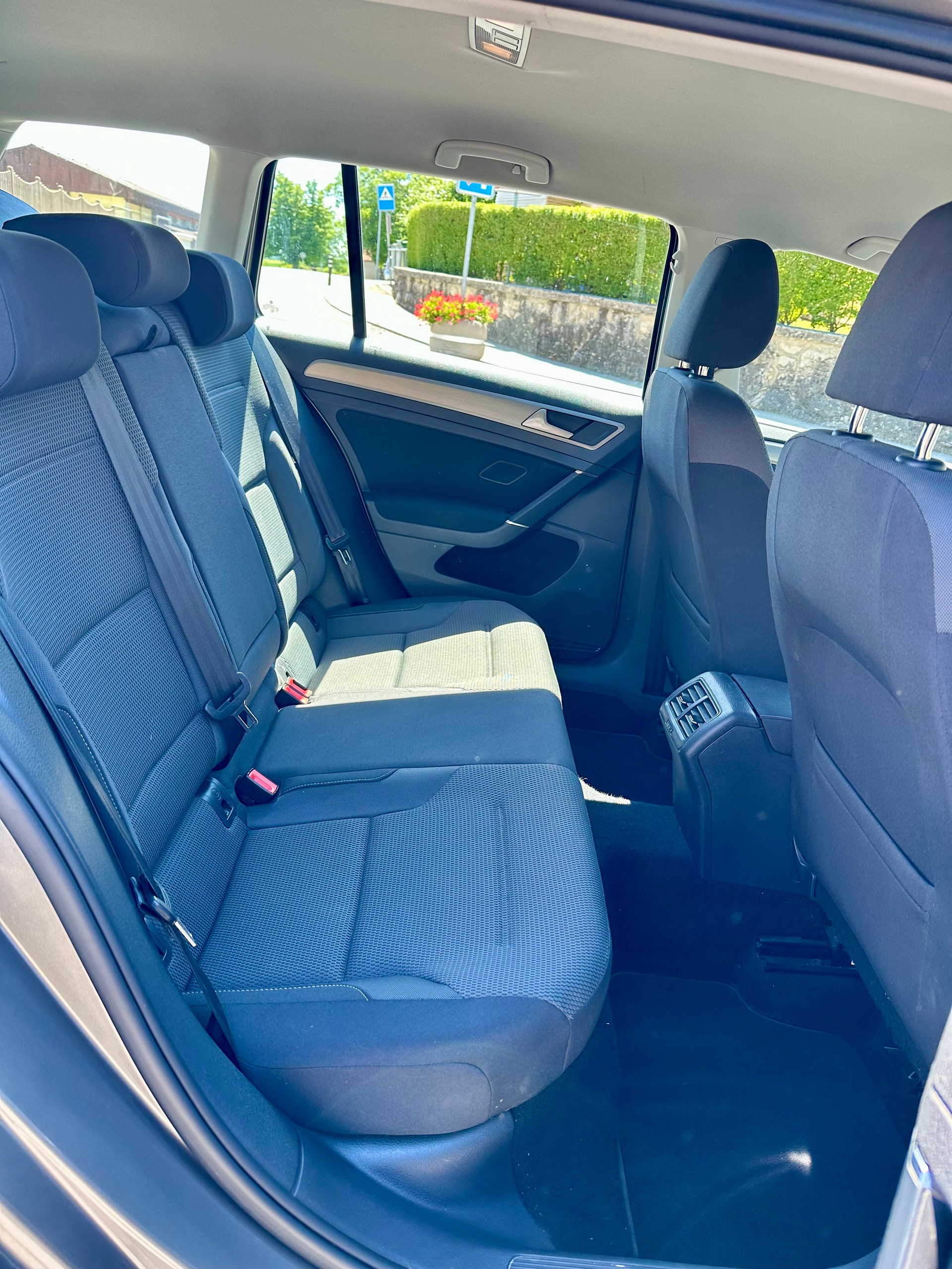 VW Golf Variant 1.4 TSI Comfortline DSG-image-13