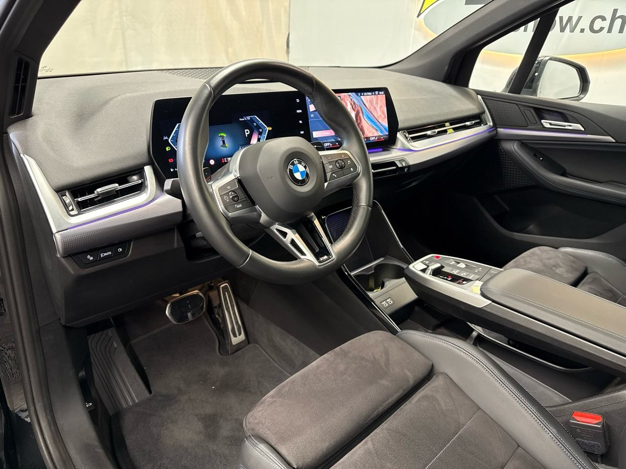 BMW 218d Active Tourer M Sport DKG-showroom-element-2