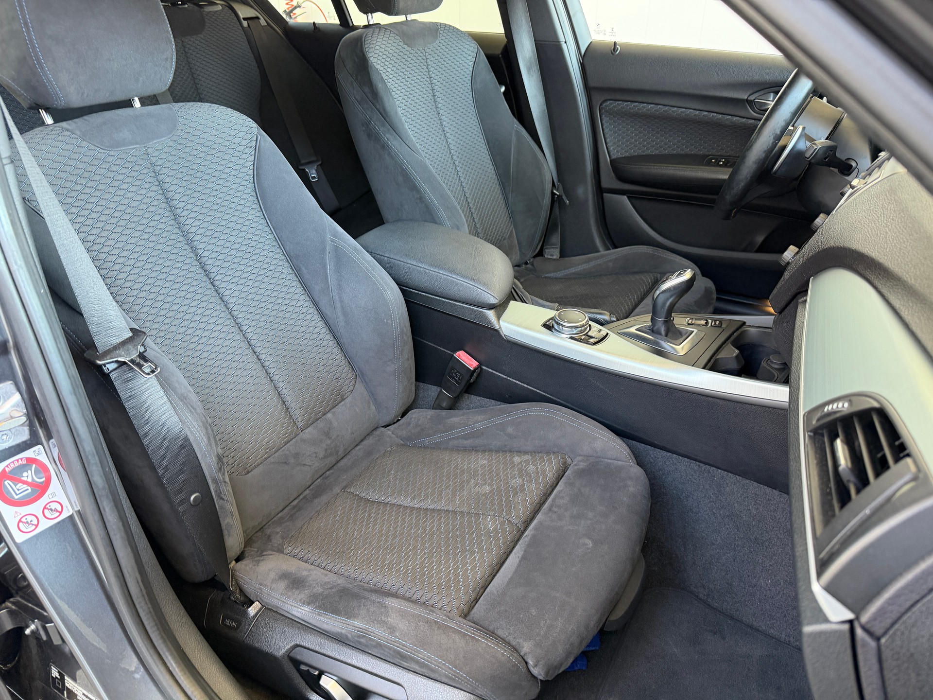 BMW M135i xDrive Steptronic-image-13