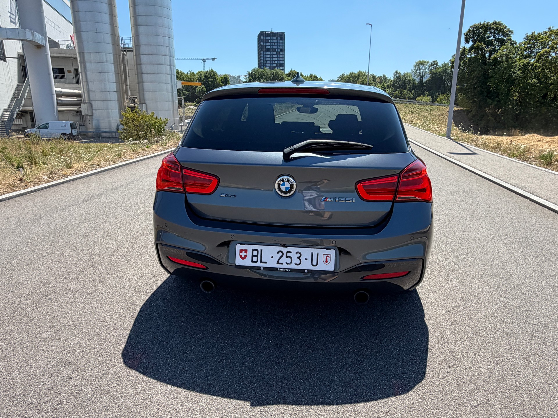 BMW M135i xDrive Steptronic-image-10