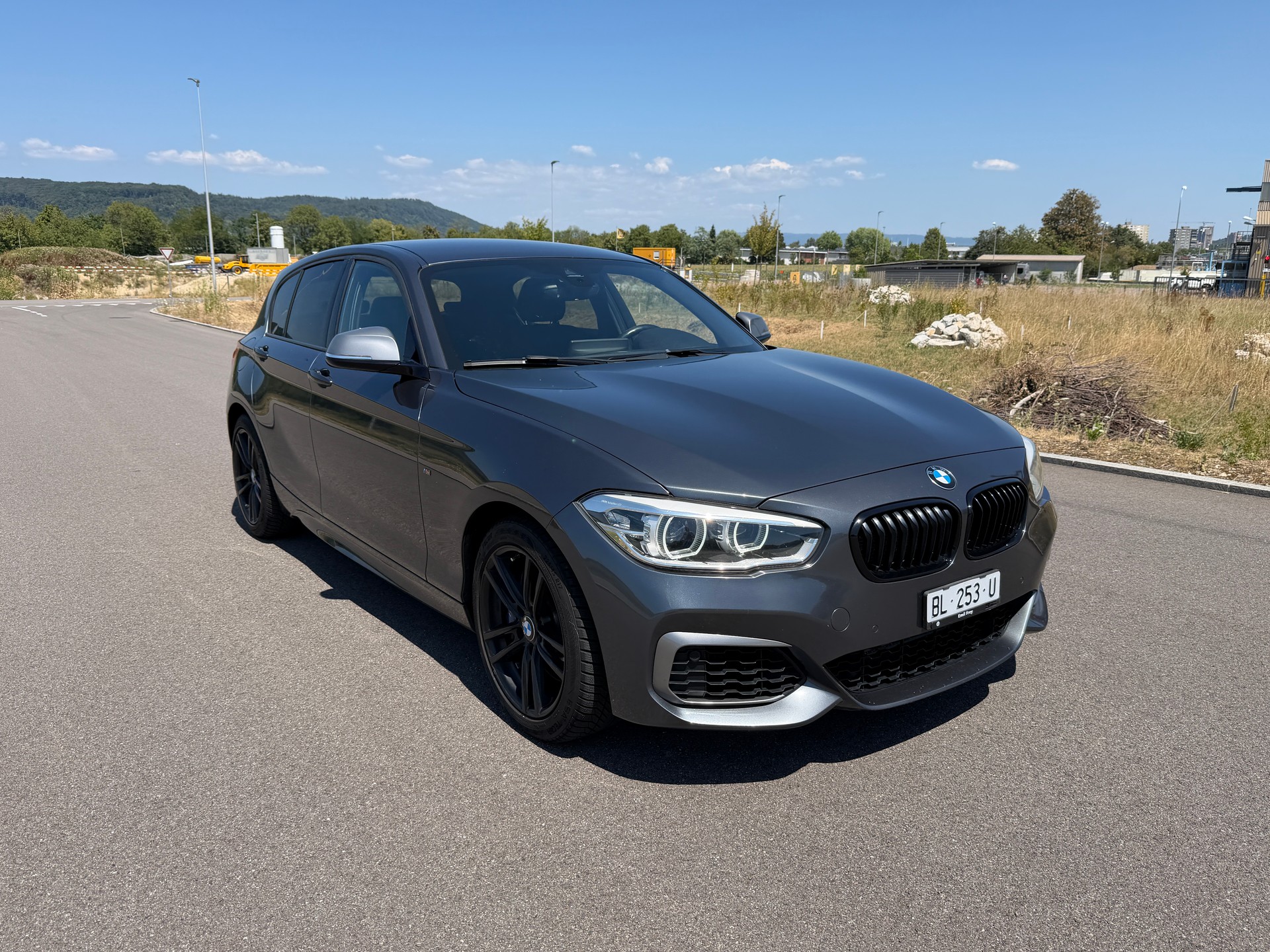 BMW M135i xDrive Steptronic-image-8