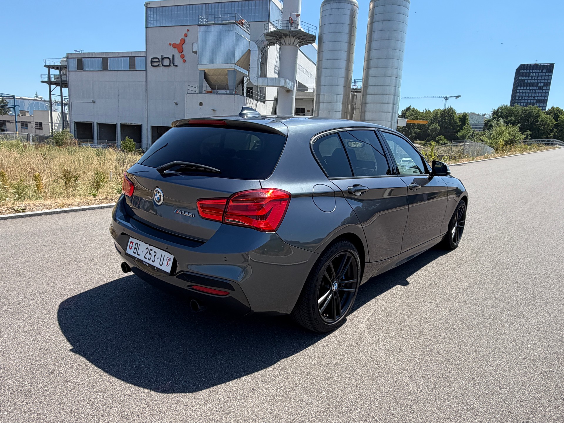 BMW M135i xDrive Steptronic-image-6
