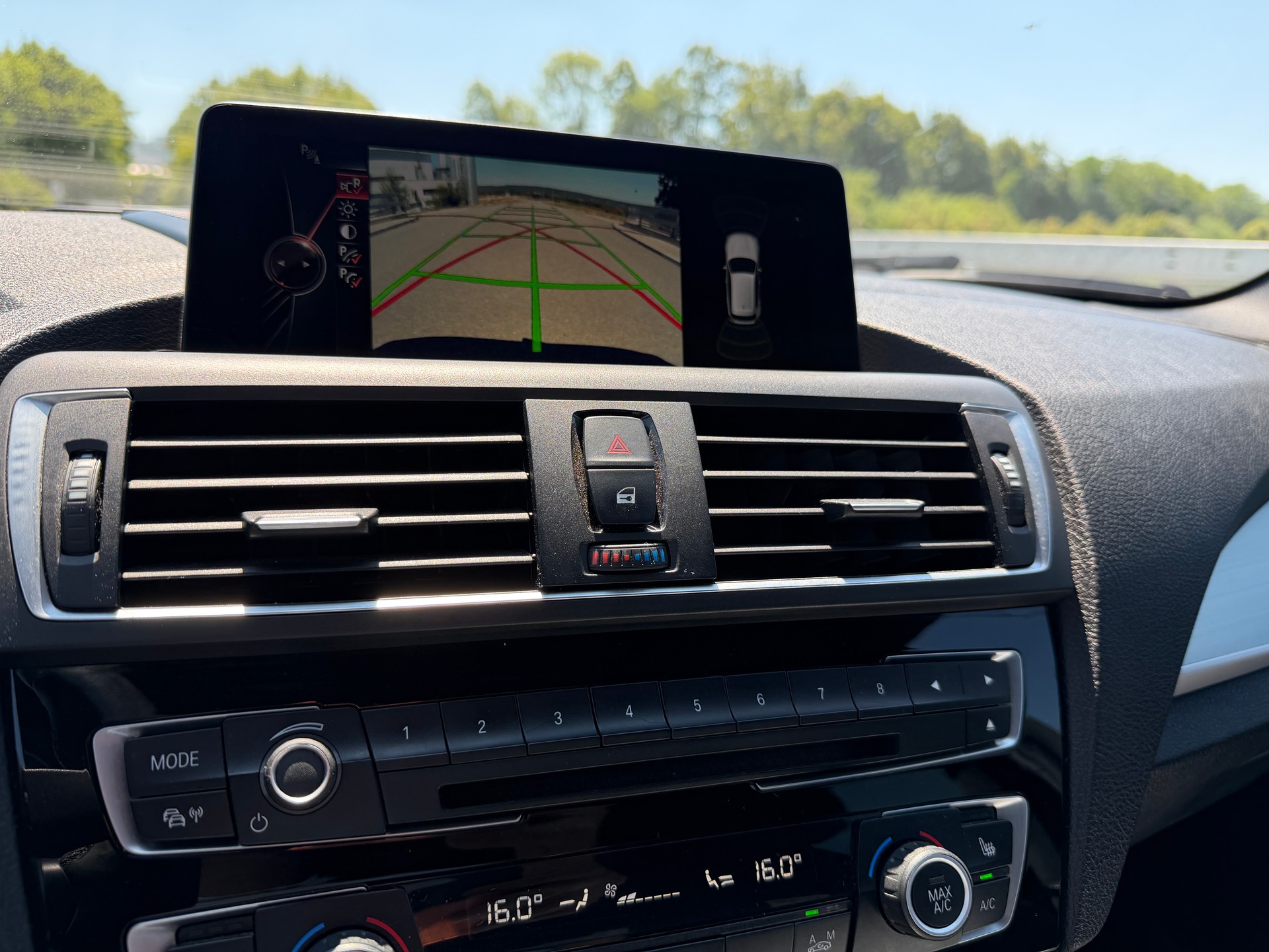 BMW M135i xDrive Steptronic-showroom-element-3