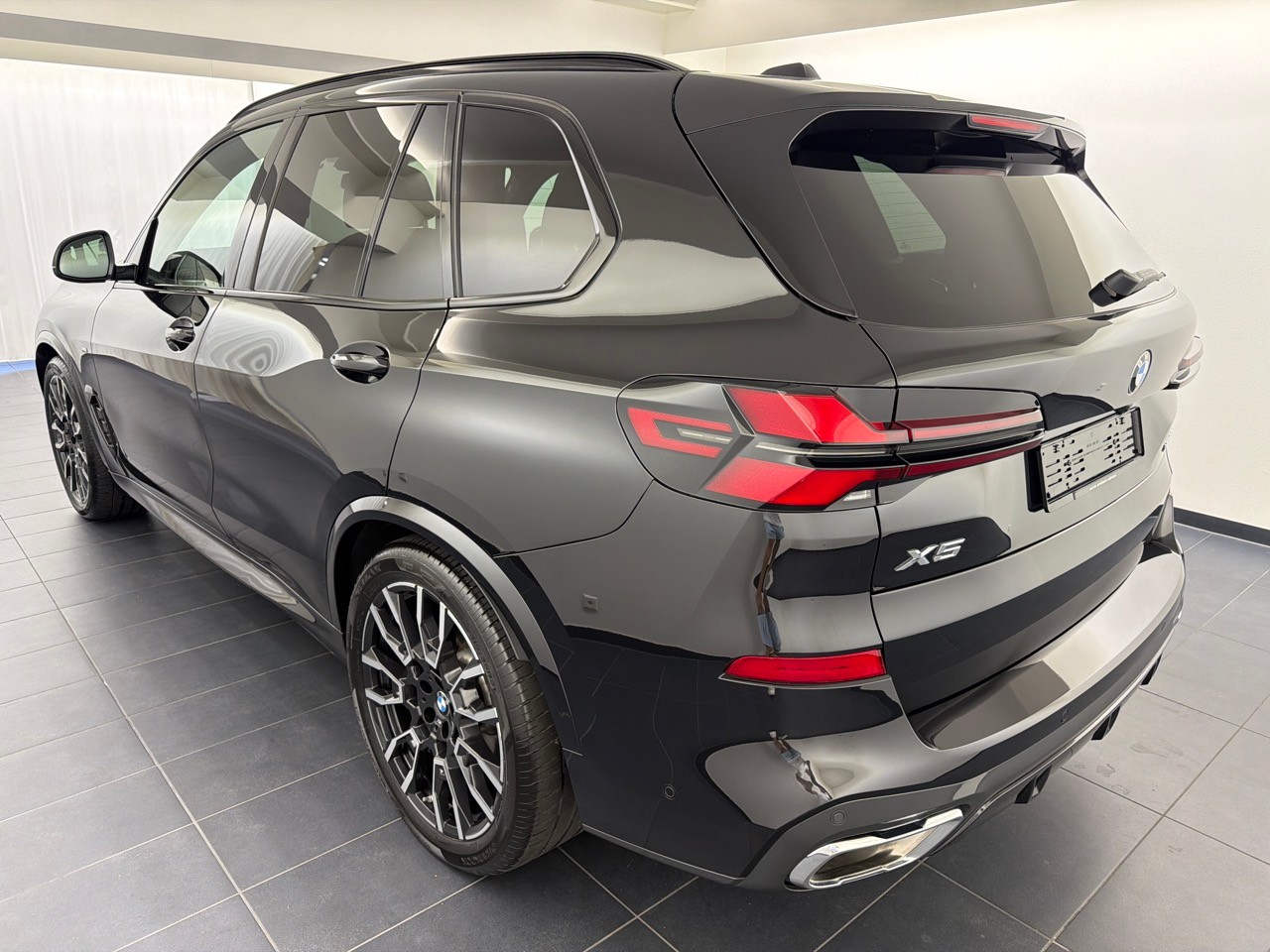 BMW X5 xDr 48V 30d M Sport-showroom-element-1