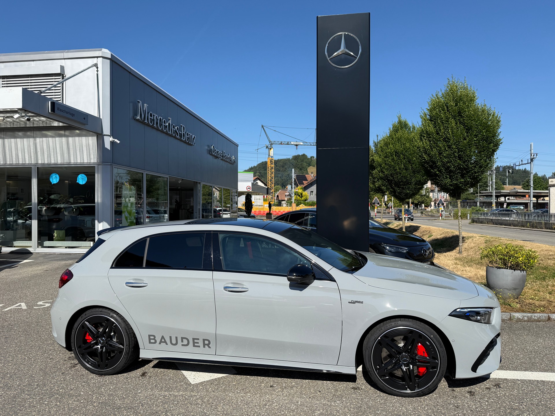 MERCEDES-BENZ A 35 AMG 4matic-image-9