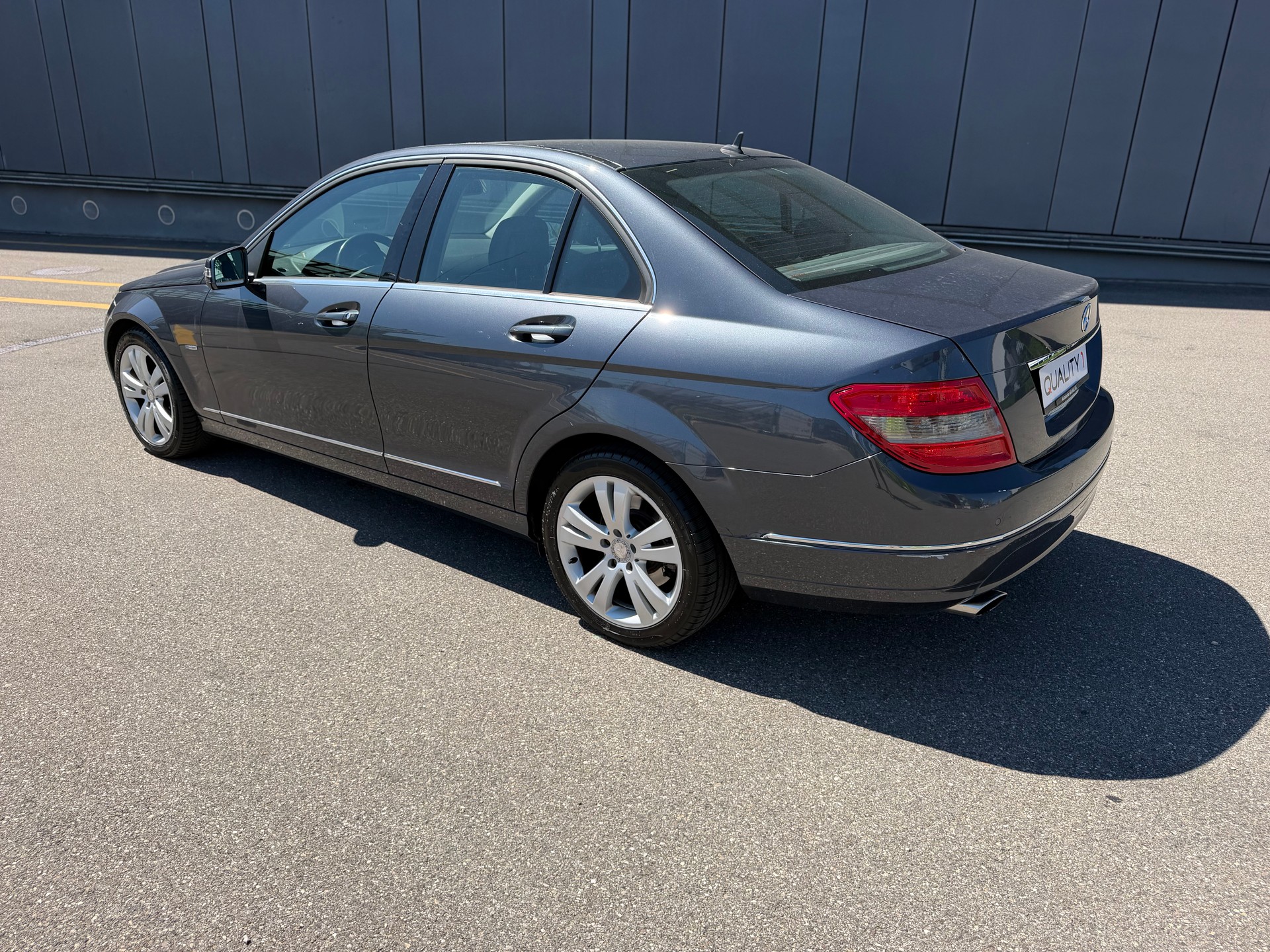 MERCEDES-BENZ C 200 CGI BlueEfficiency Automatic-image-7