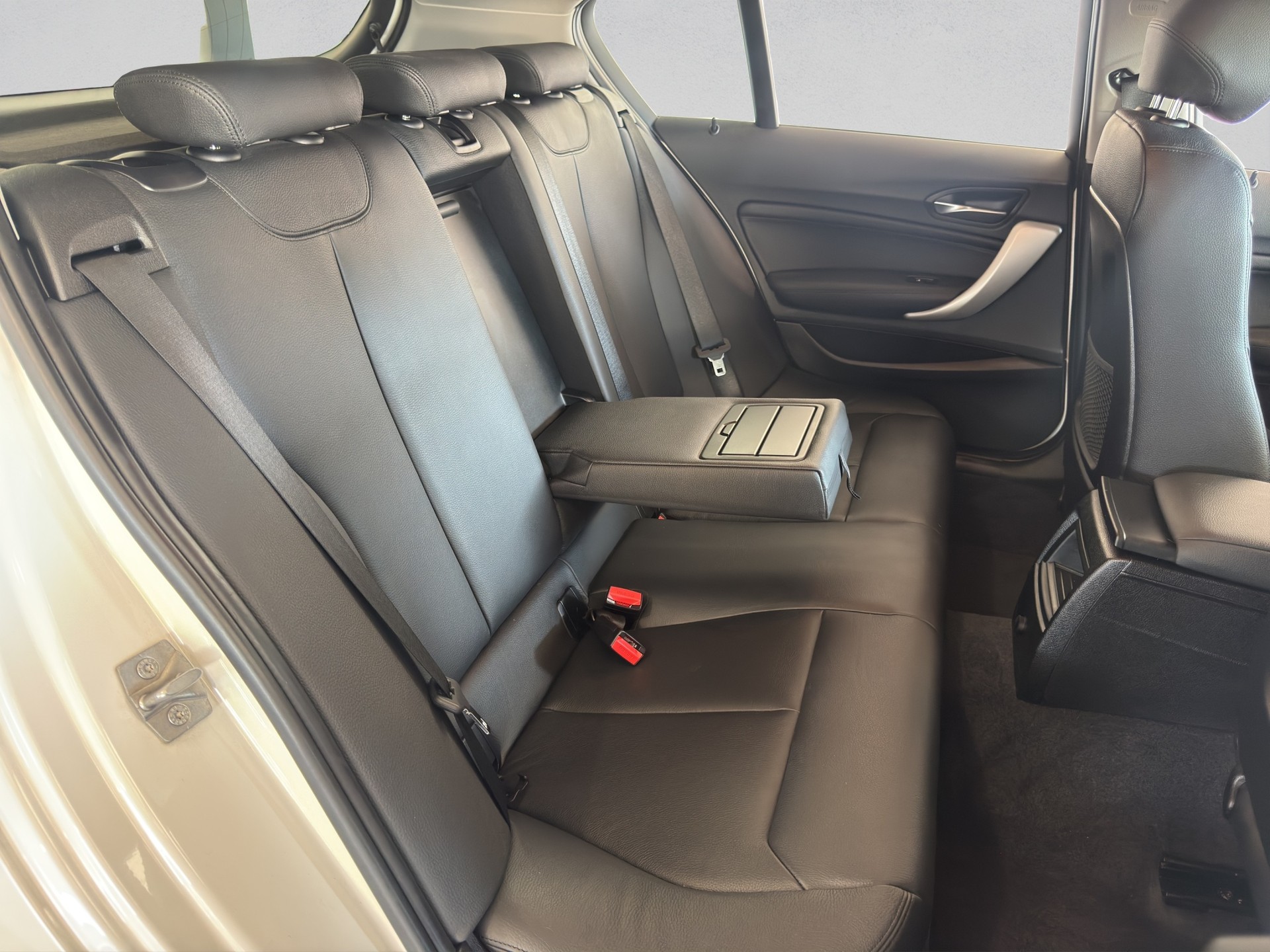 BMW 118i Steptronic-image-17