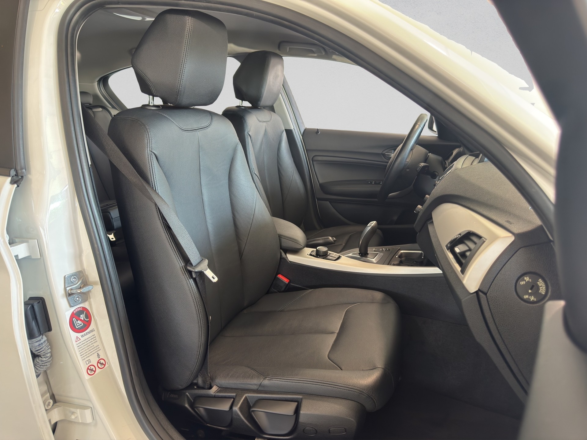 BMW 118i Steptronic-image-15