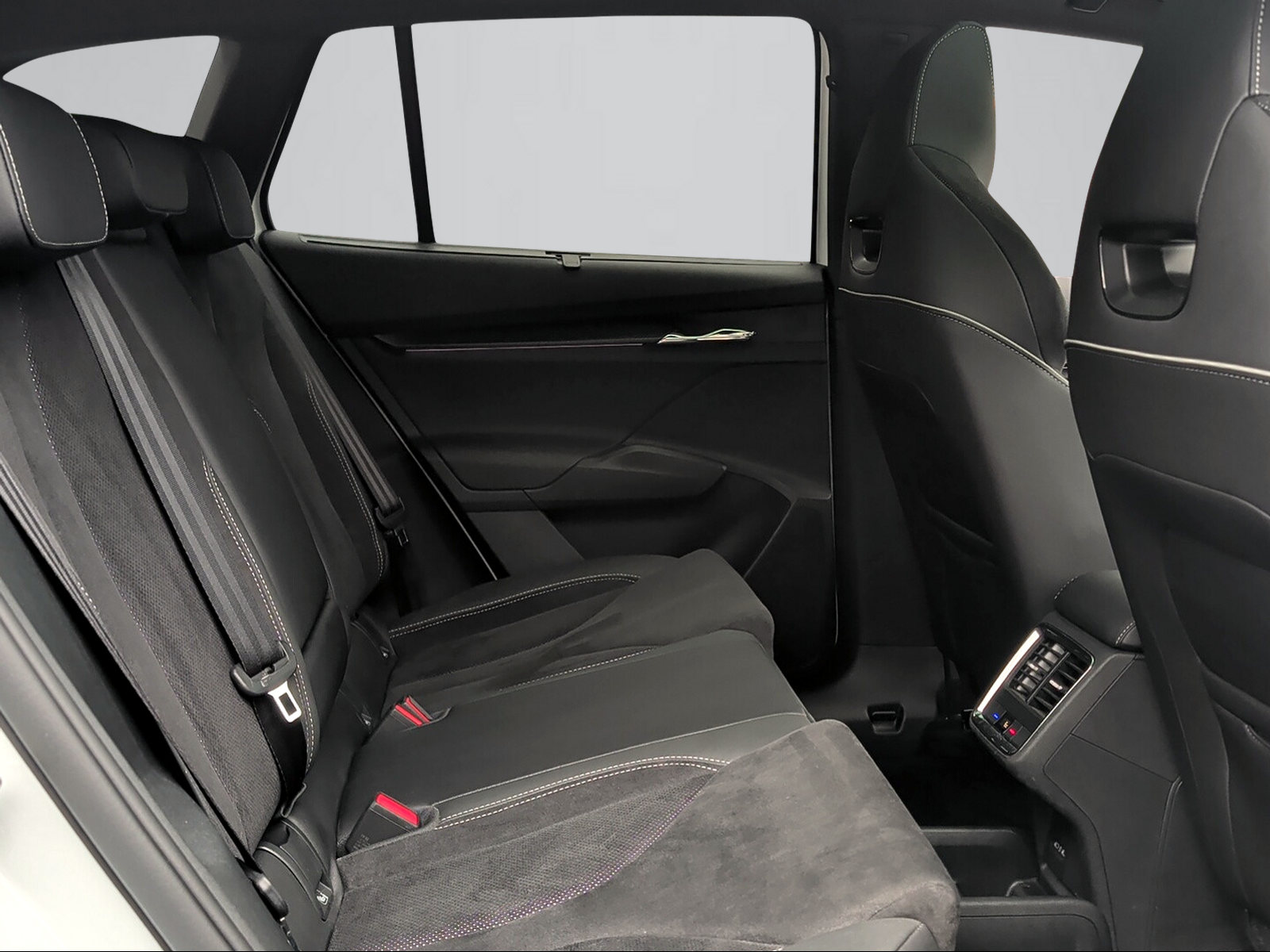 SKODA Enyaq iV 80x SportLine-image-8