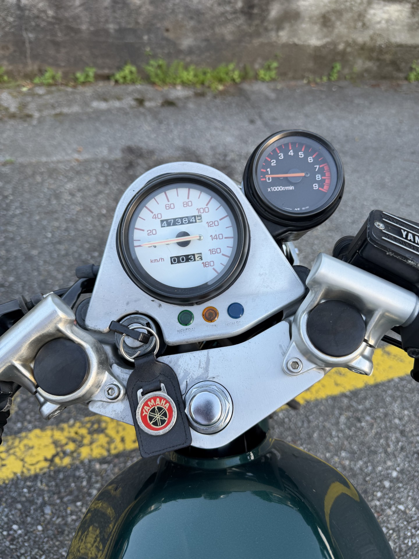 YAMAHA SR X 600-image-3