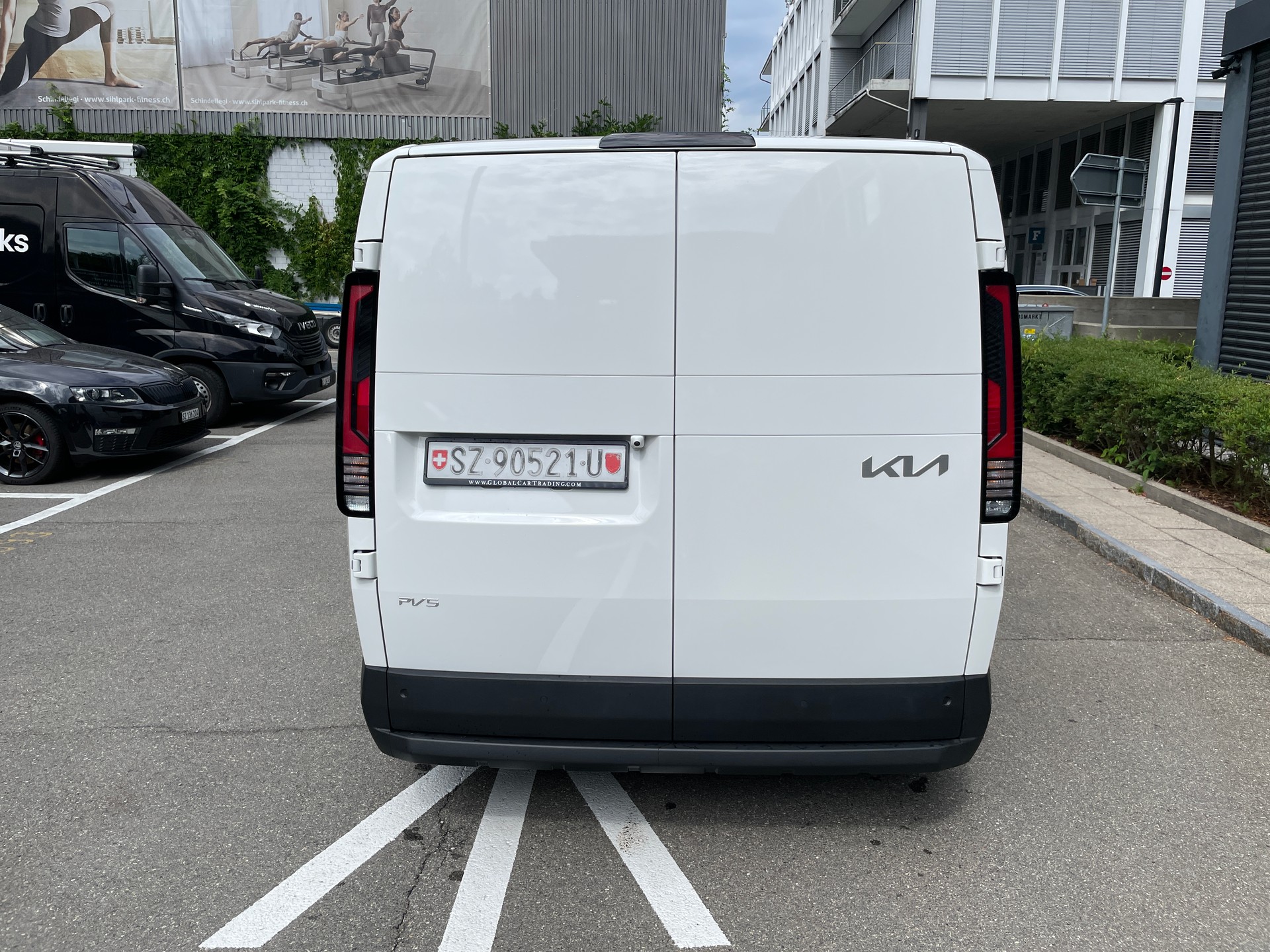 KIA PV5 Cargo 71.2 kWh Elite, Wärmepumpe und 2-Schiebetüren-showroom-element-3