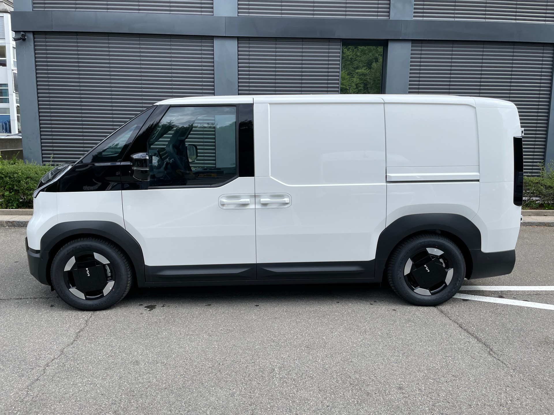 KIA PV5 Cargo 71.2 kWh Elite, Wärmepumpe und 2-Schiebetüren-showroom-element-1