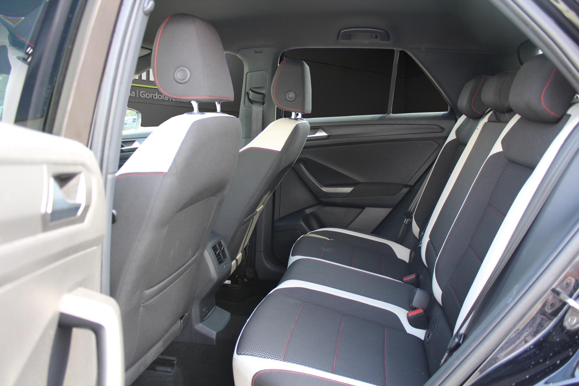 VW T-Roc 1.5 TSI Sport DSG-image-9