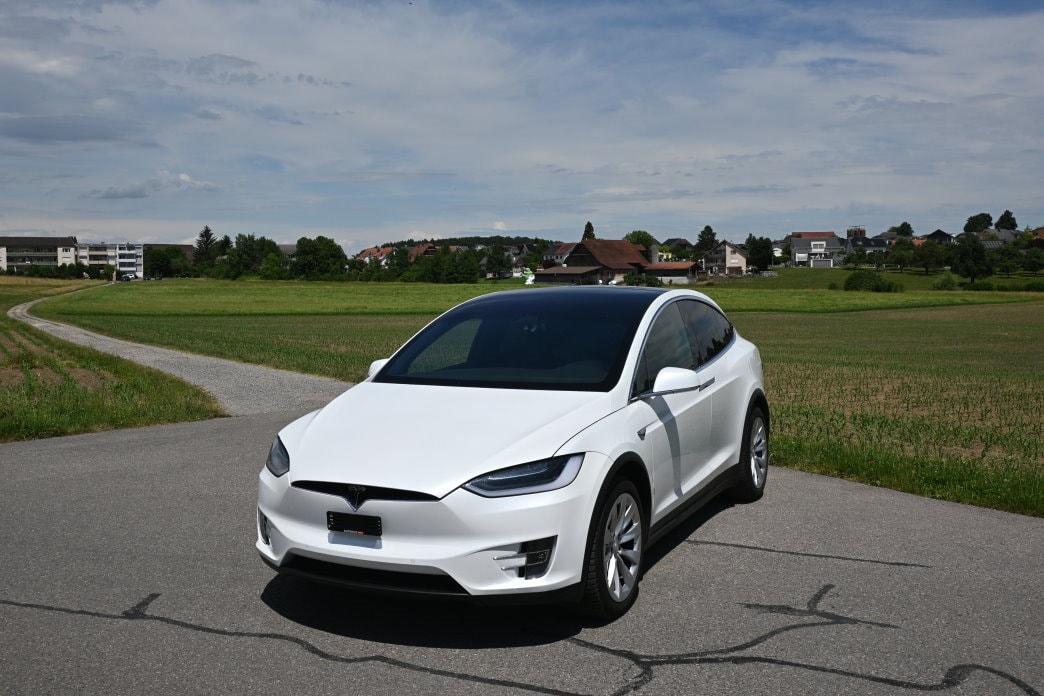 TESLA Model X 75 D