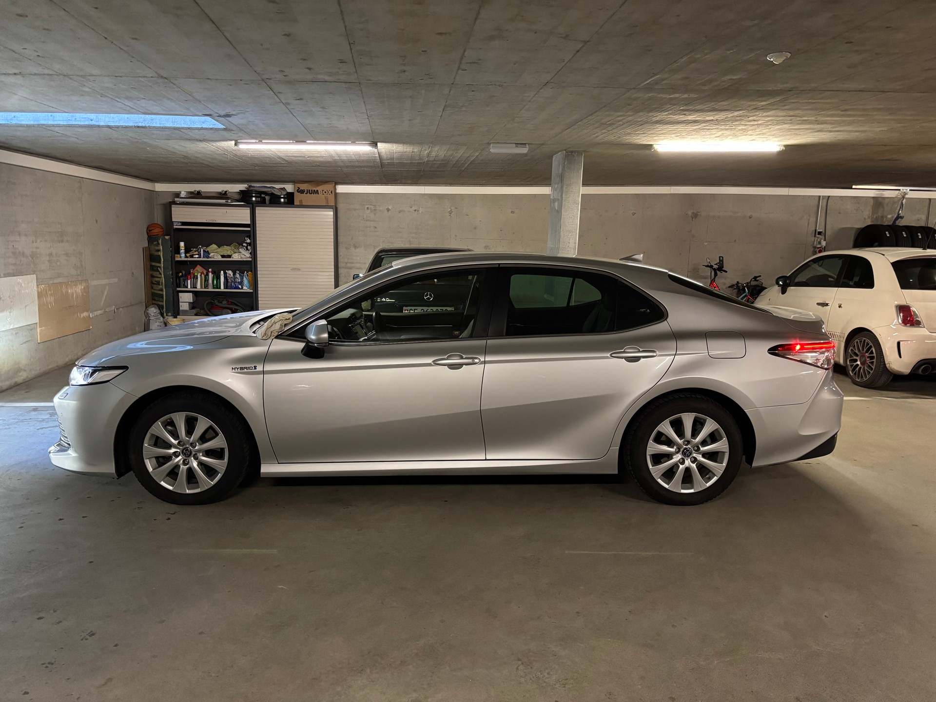 TOYOTA 2.5 HSD Business-image-1