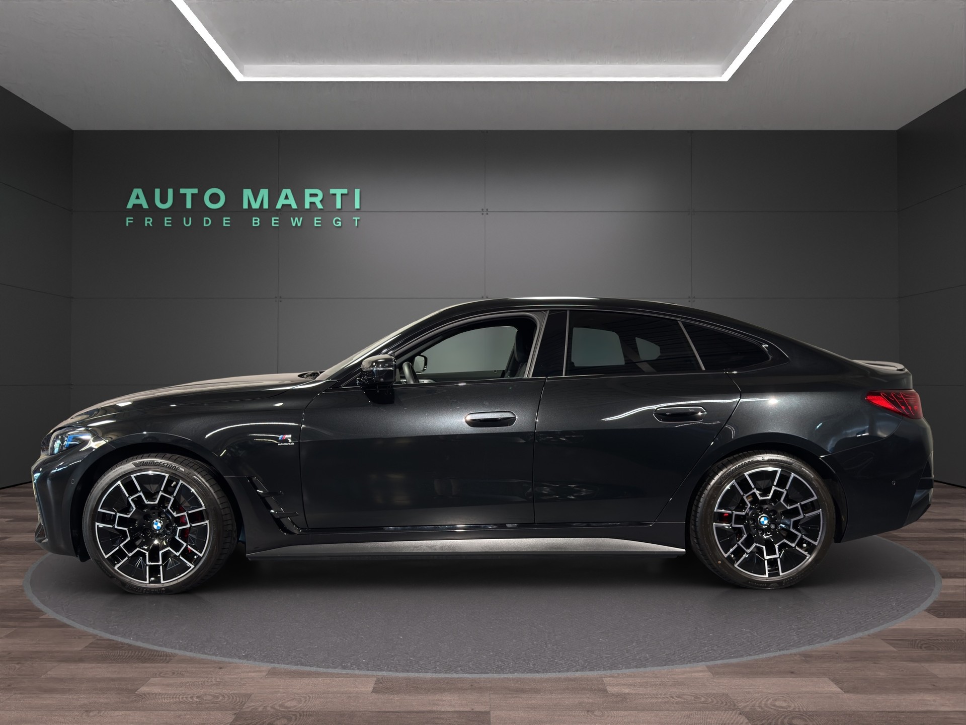 BMW i4 xDrive40 M Sport-showroom-element-2