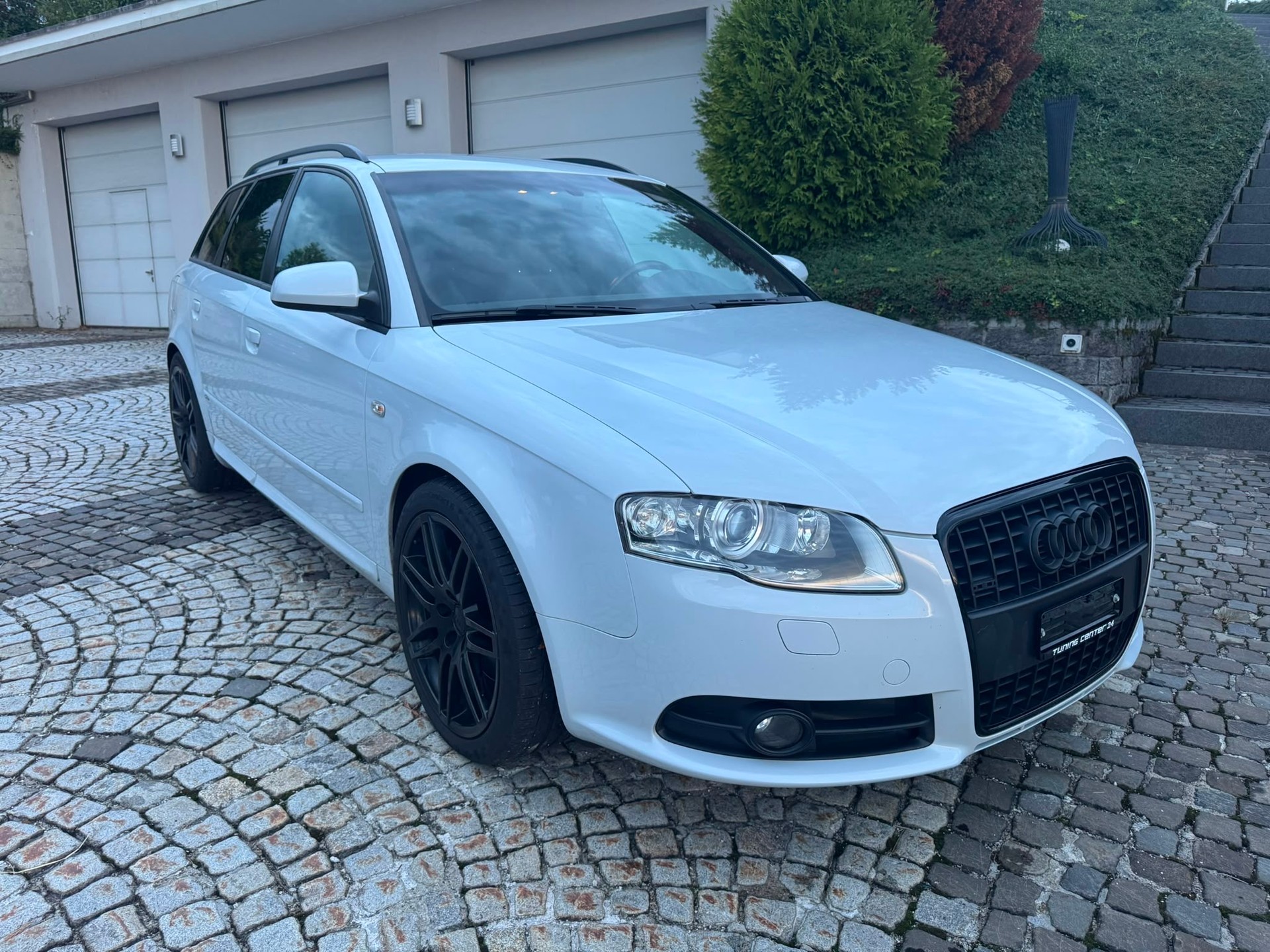 AUDI A4 Avant 2.0 Turbo FSI quattro
