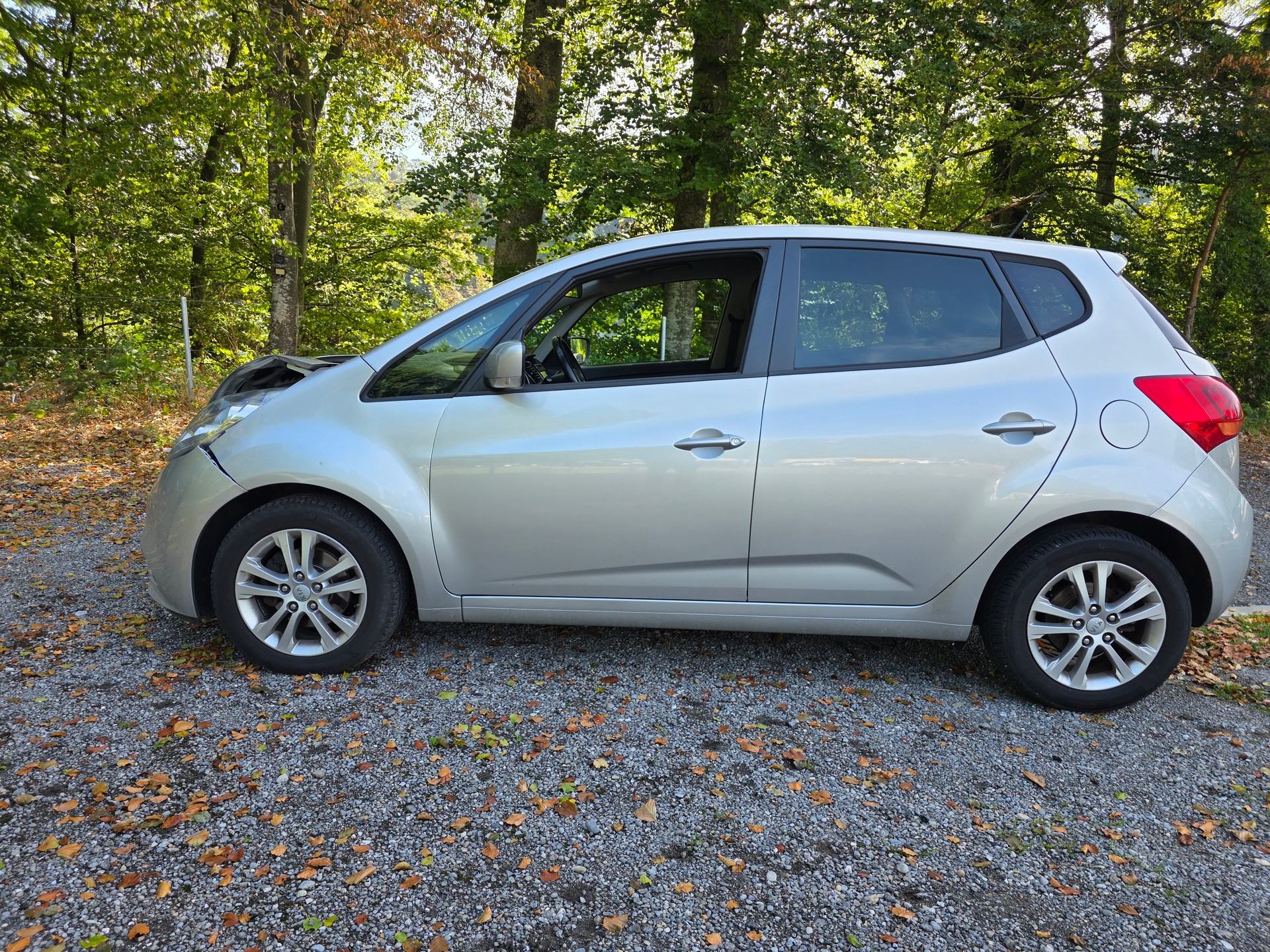 KIA Venga 1.6 CRDi Trend. 128 PS-image-3
