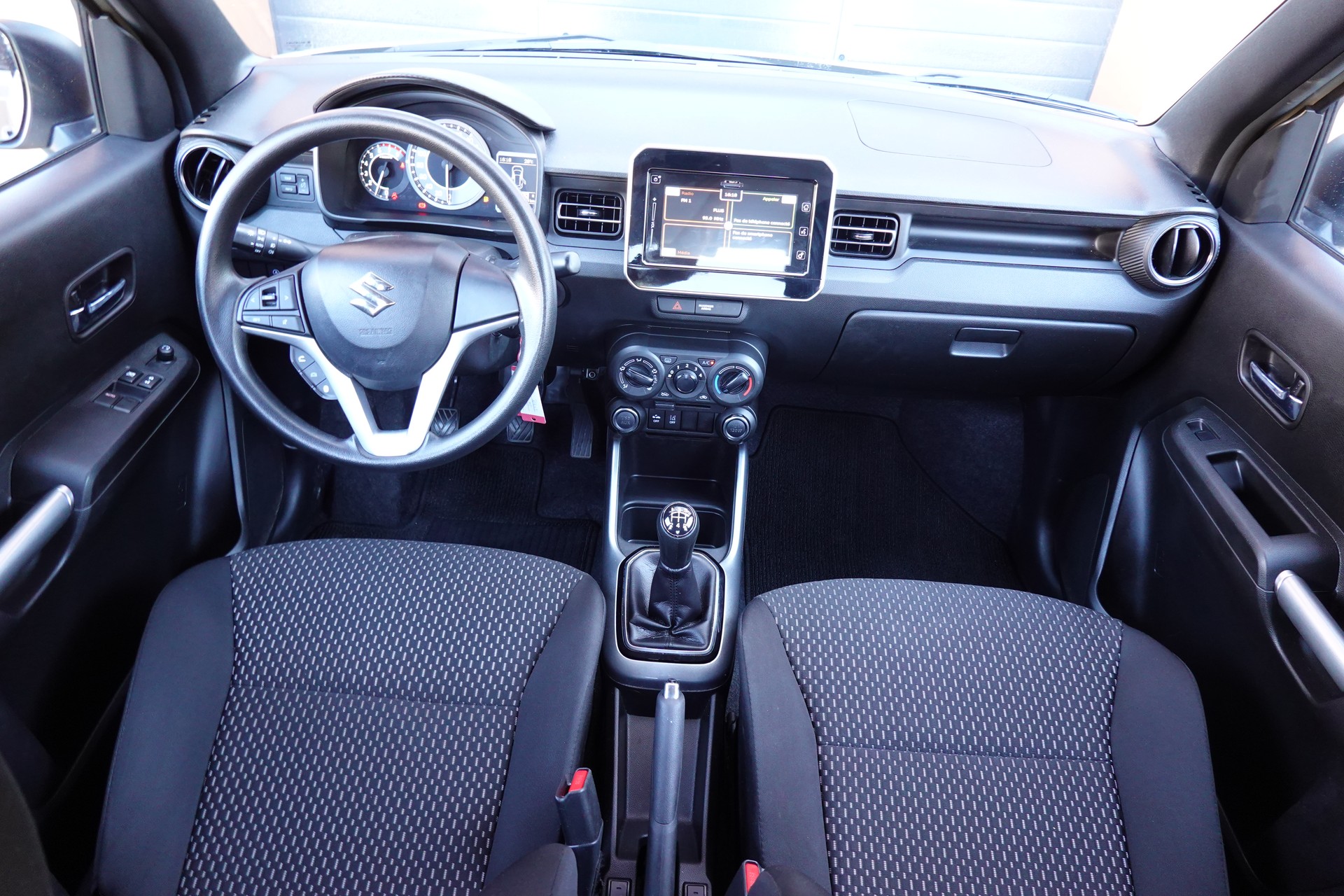 SUZUKI Ignis 1.2i Compact+ Hybrid "* CH Auto * 3 ans de Garantie * Clim Auto * Caméra * Apple Car Play * Capteurs *"-image-10