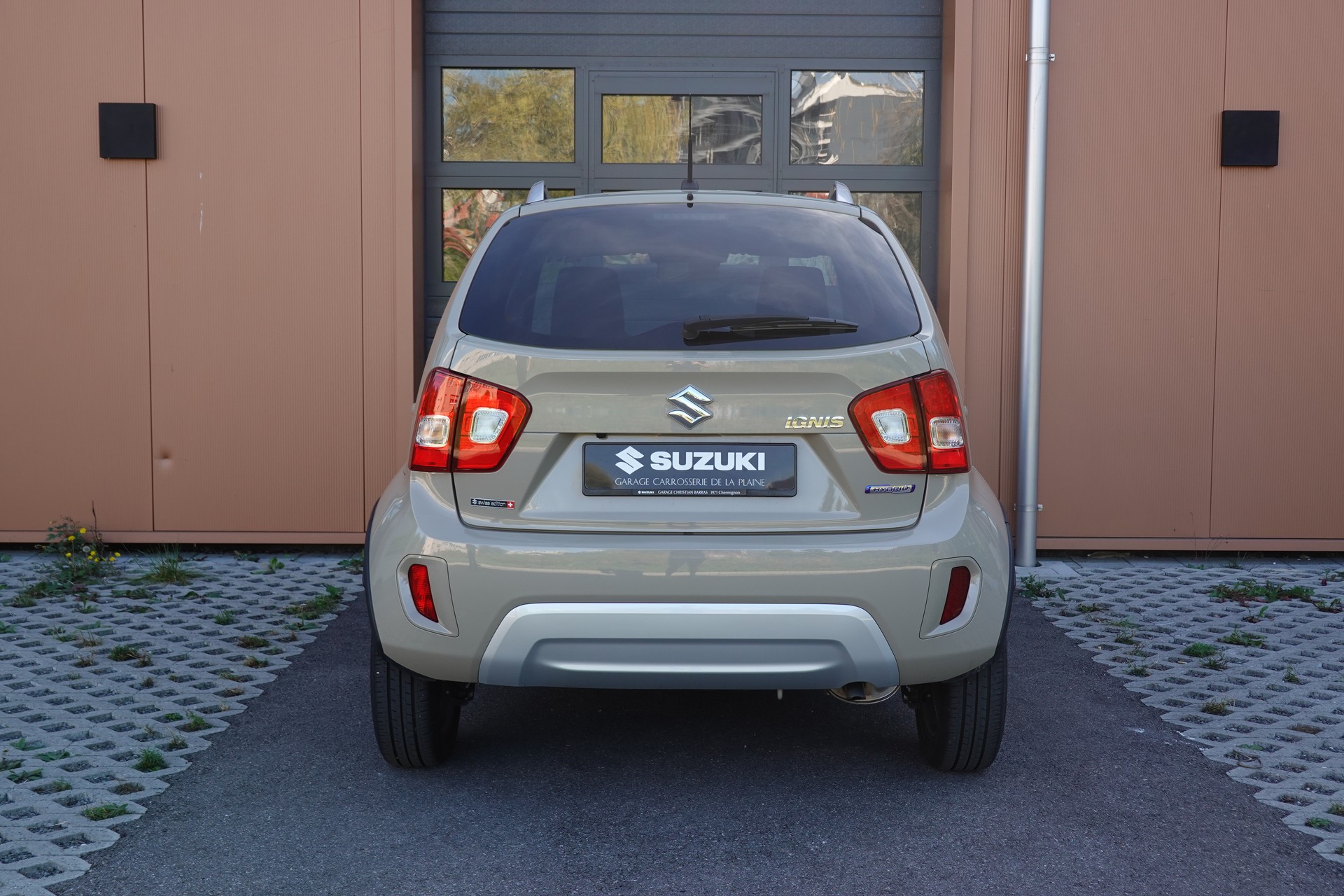 SUZUKI Ignis 1.2i Compact+ Hybrid "* CH Auto * 3 ans de Garantie * Clim Auto * Caméra * Apple Car Play * Capteurs *"-image-8