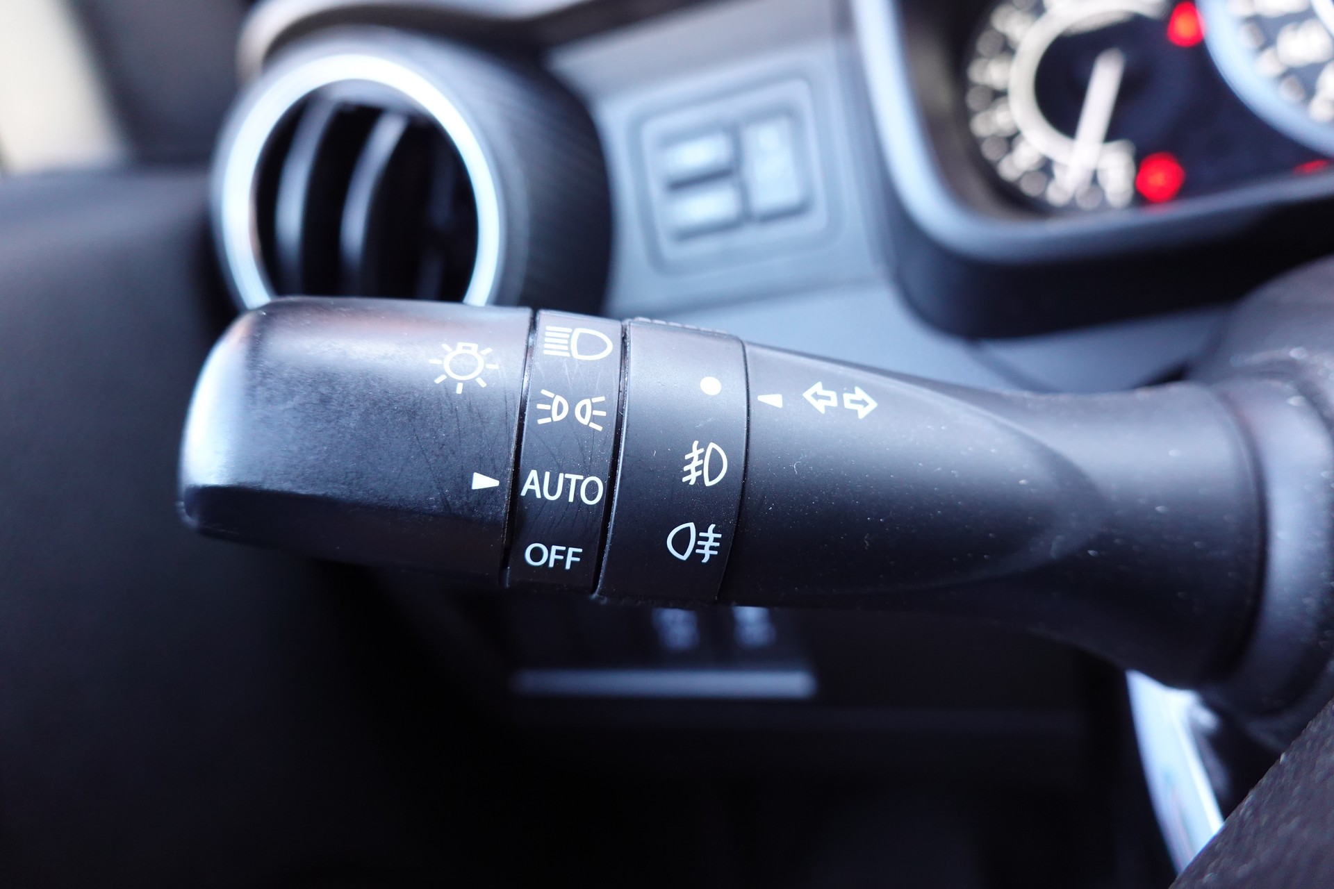 SUZUKI Ignis 1.2i Compact+ Hybrid "* CH Auto * 3 ans de Garantie * Clim Auto * Caméra * Apple Car Play * Capteurs *"-image-14