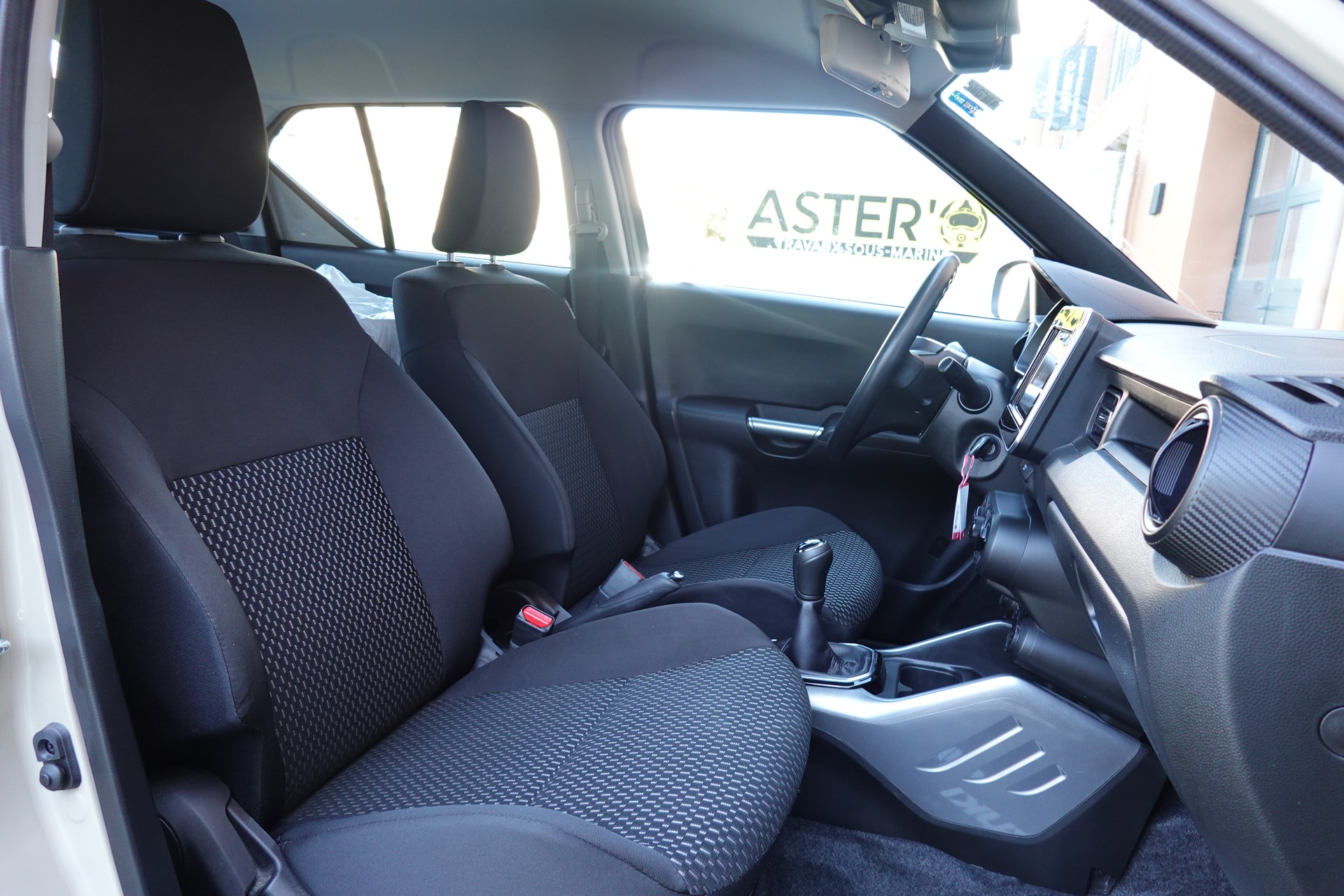 SUZUKI Ignis 1.2i Compact+ Hybrid "* CH Auto * 3 ans de Garantie * Clim Auto * Caméra * Apple Car Play * Capteurs *"-image-22
