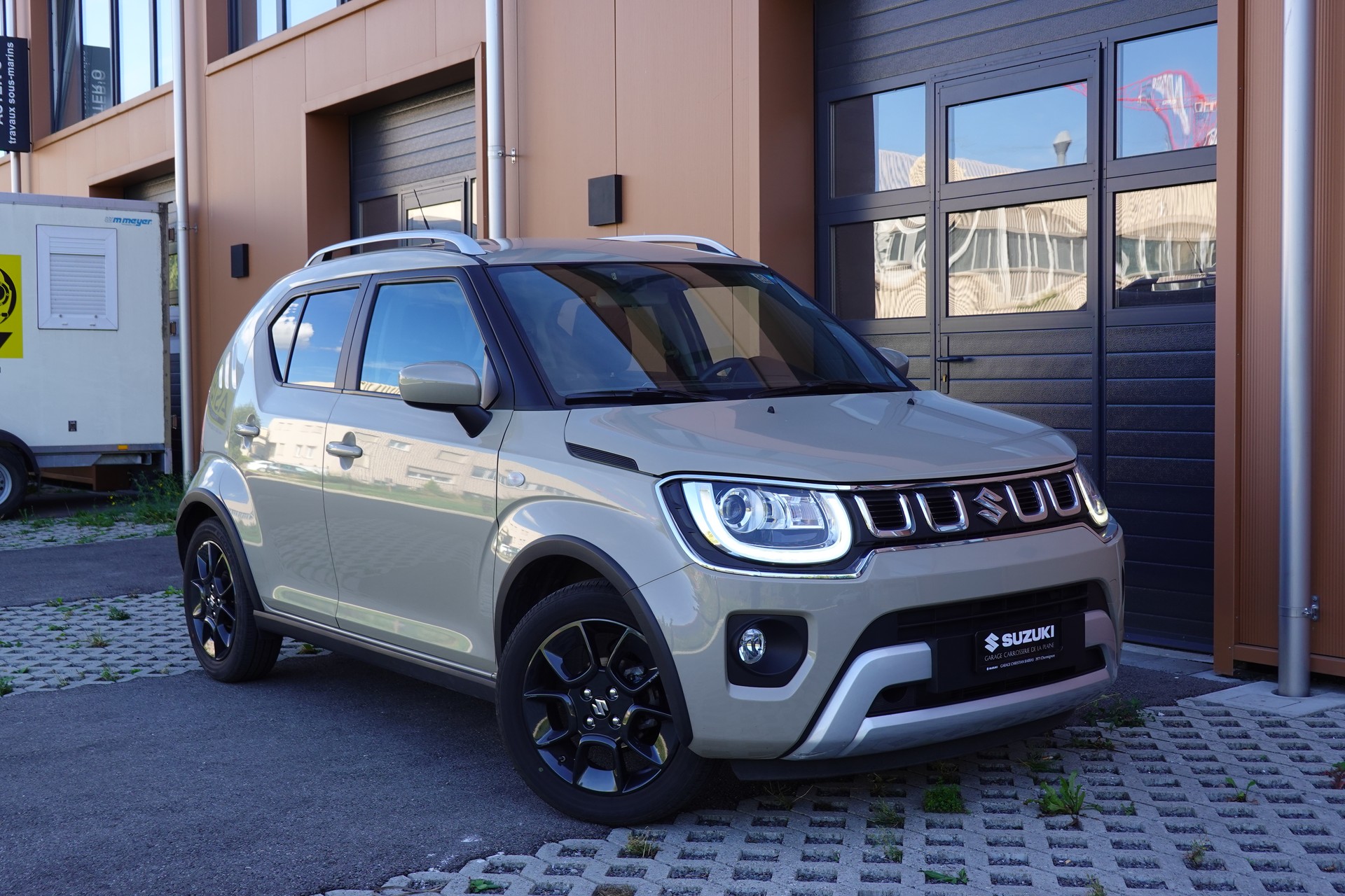 SUZUKI Ignis 1.2i Compact+ Hybrid "* CH Auto * 3 ans de Garantie * Clim Auto * Caméra * Apple Car Play * Capteurs *"-image-5