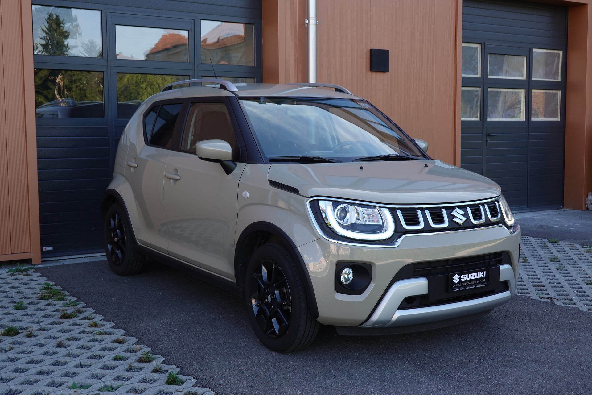 SUZUKI Ignis 1.2i Compact+ Hybrid "* CH Auto * 3 ans de Garantie * Clim Auto * Caméra * Apple Car Play * Capteurs *"-showroom-element-2