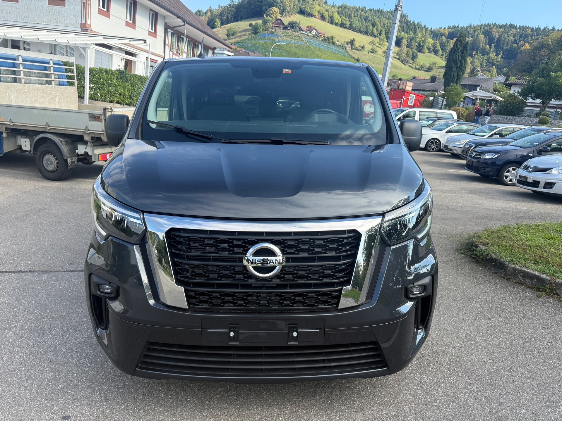 NISSAN PRIMASTAR-showroom-element-1