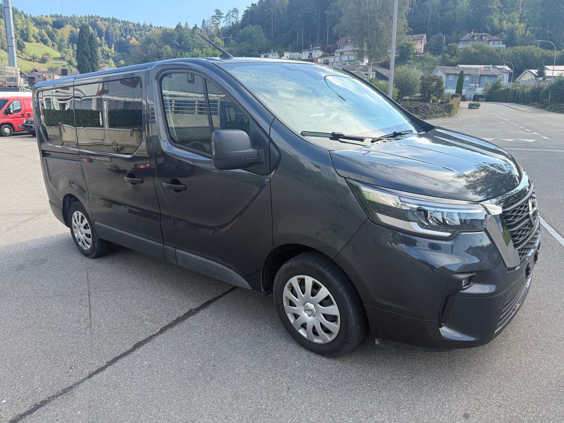 NISSAN PRIMASTAR-showroom-element-2