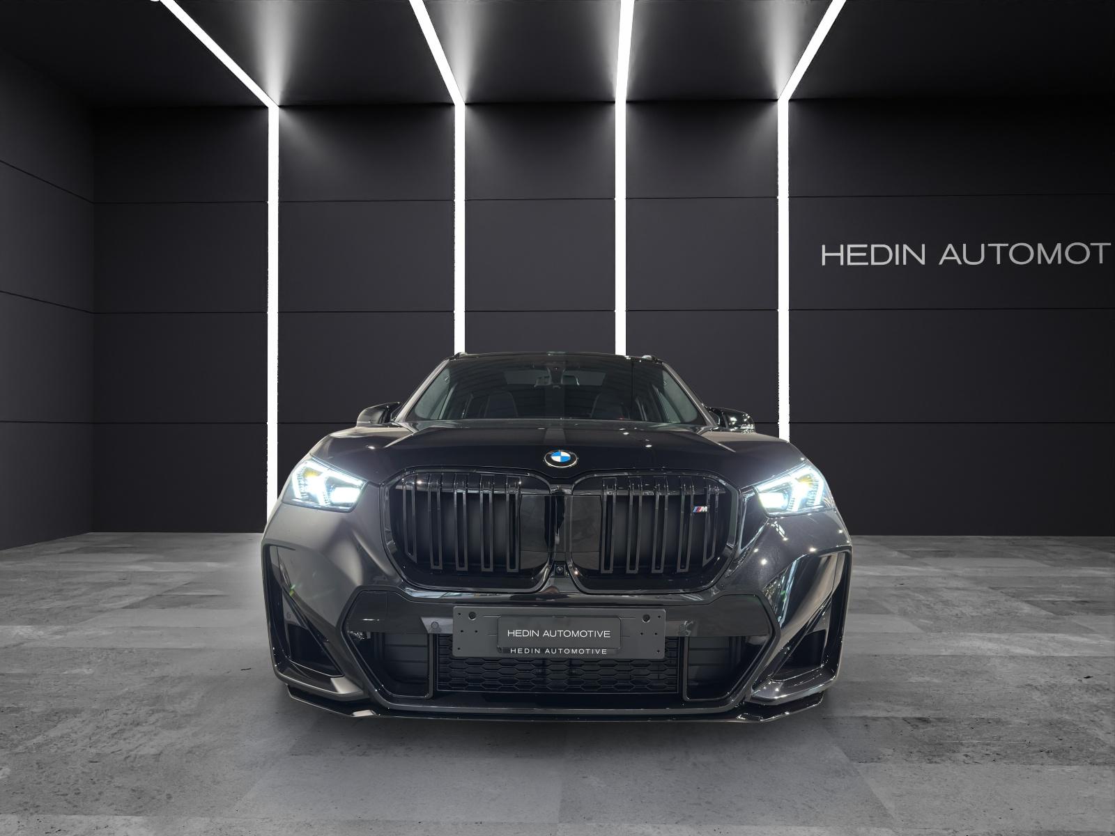BMW X1 U11 M35i-showroom-element-2