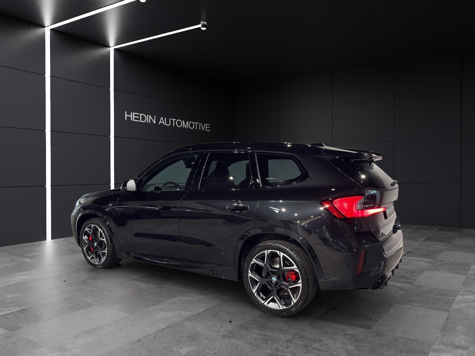 BMW X1 U11 M35i-showroom-element-3