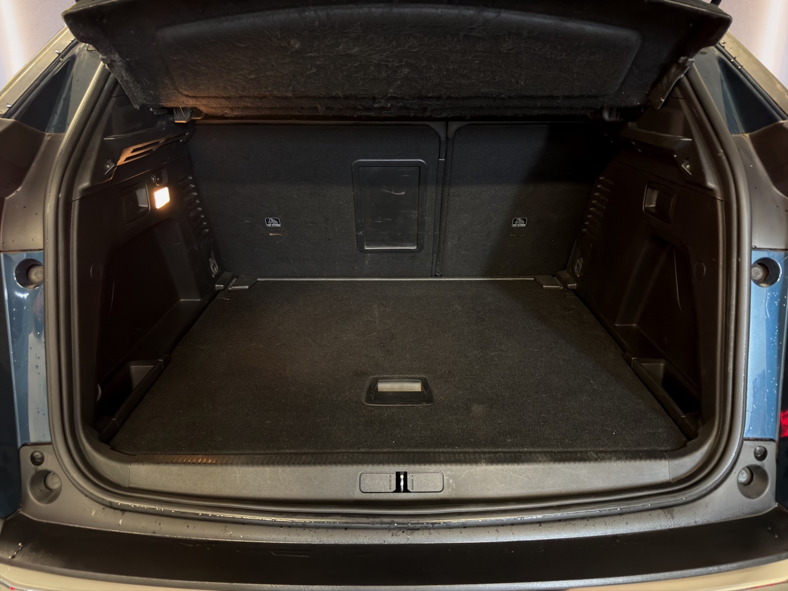 PEUGEOT 3008 1.5 BlueHDi Allure Pack EAT8-image-14