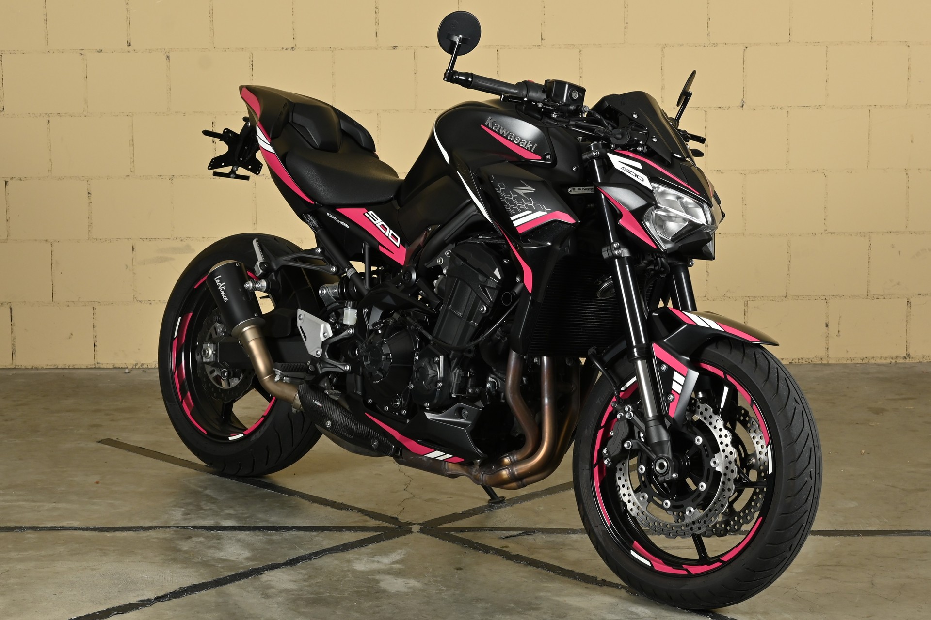 KAWASAKI Z 900-image-1