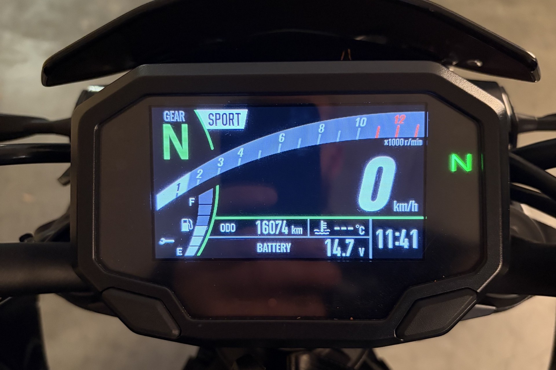 KAWASAKI Z 900-image-7