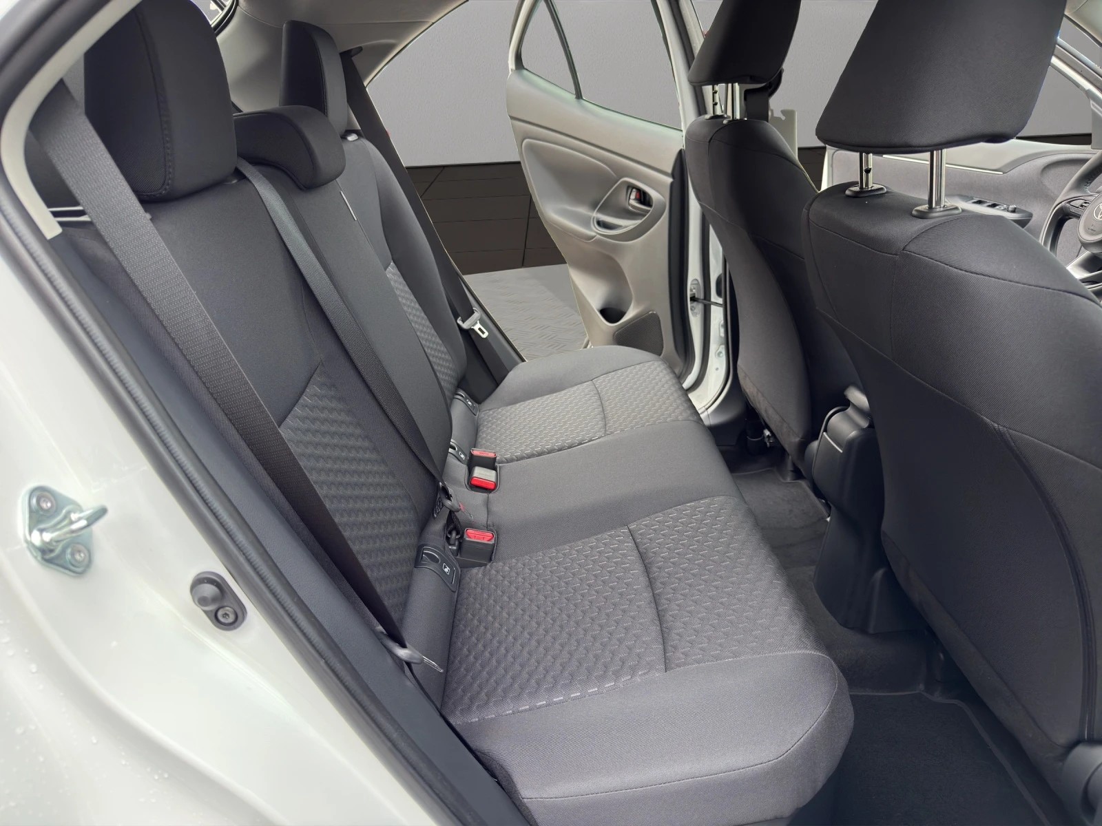 TOYOTA Yaris Cross 1.5 Hybrid Active-image-16