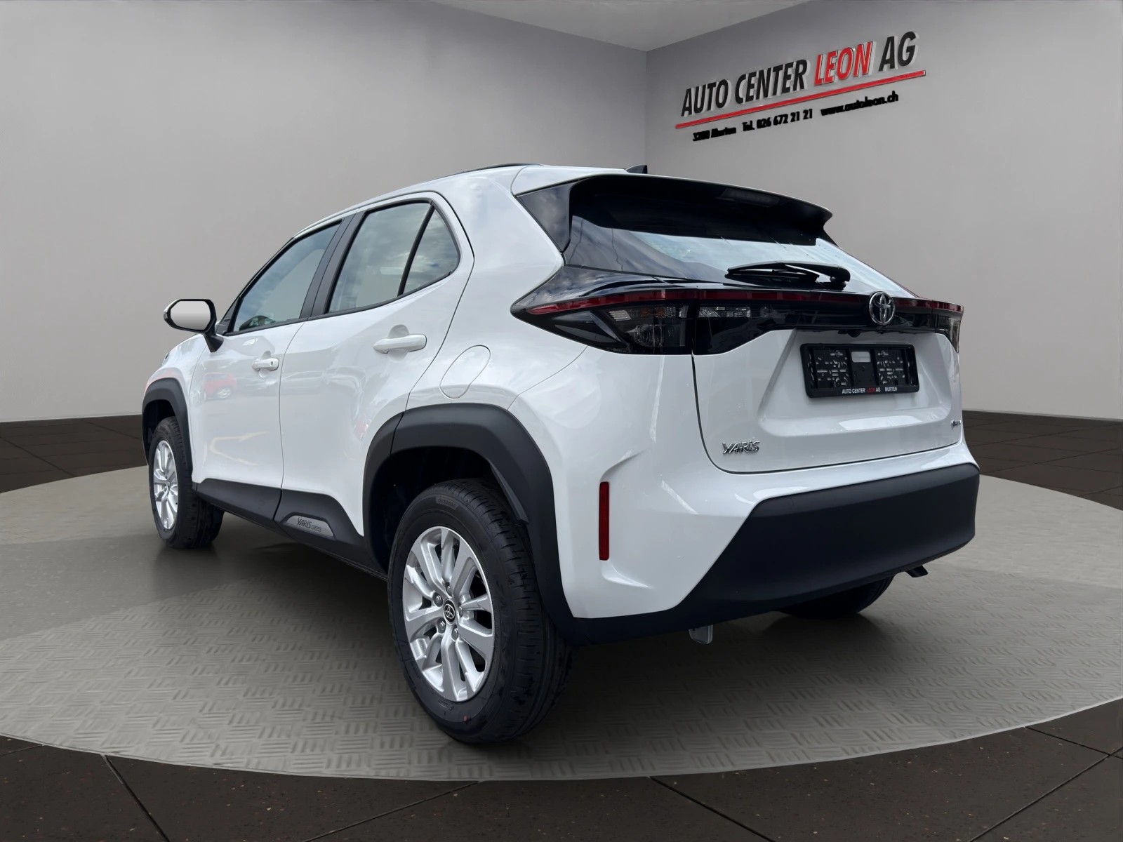 TOYOTA Yaris Cross 1.5 Hybrid Active-showroom-element-3