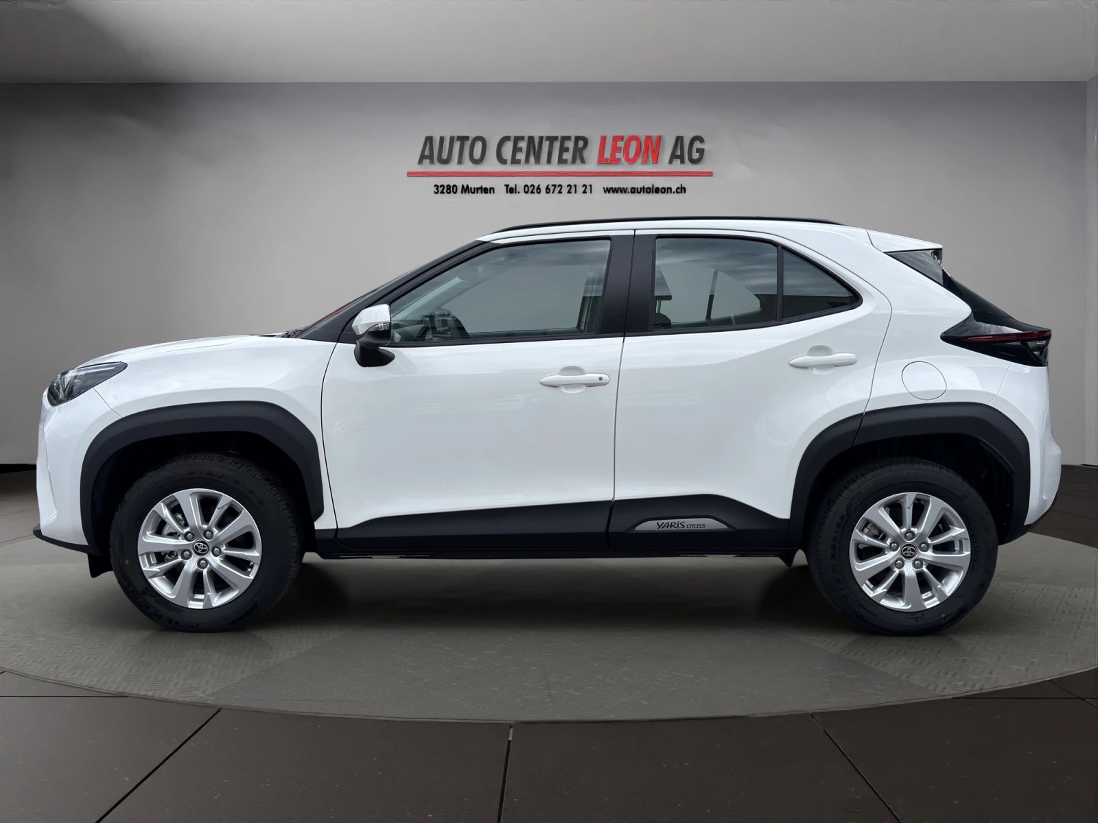 TOYOTA Yaris Cross 1.5 Hybrid Active-showroom-element-2
