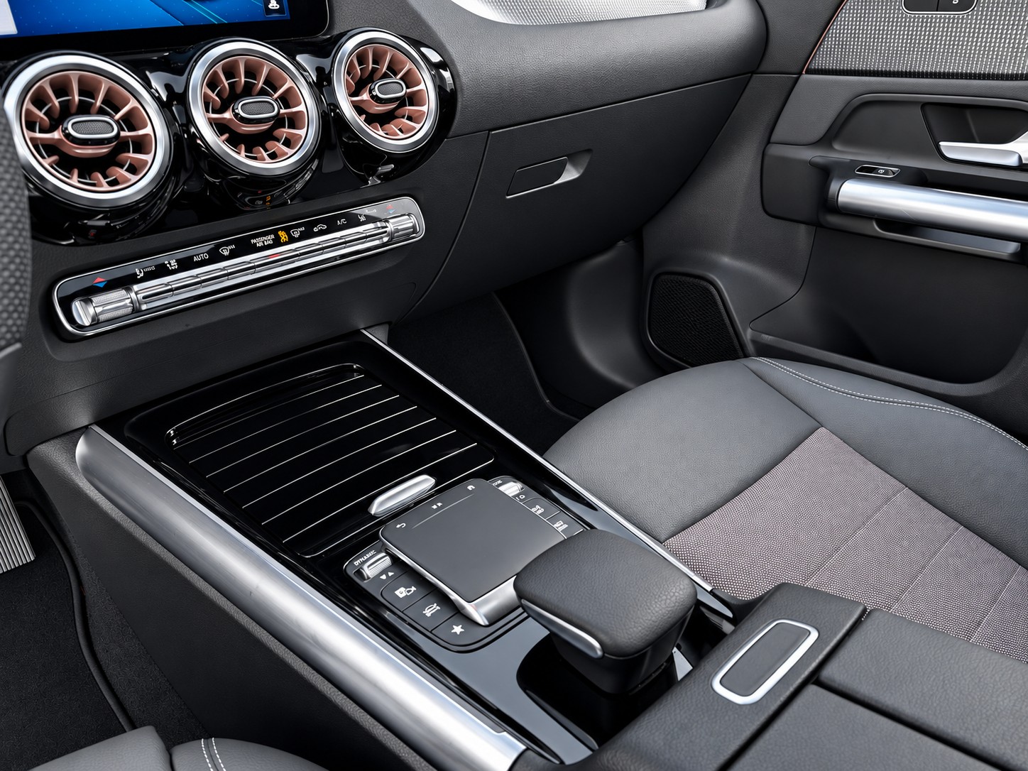 MERCEDES-BENZ EQA 250 Electric Art Line-image-11