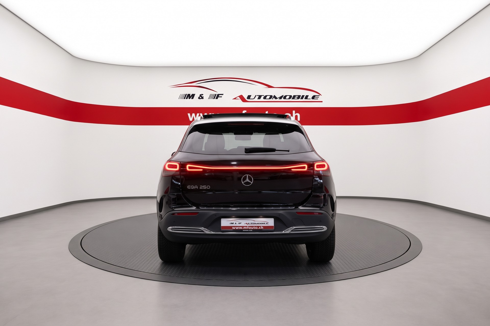 MERCEDES-BENZ EQA 250 Electric Art Line-image-4