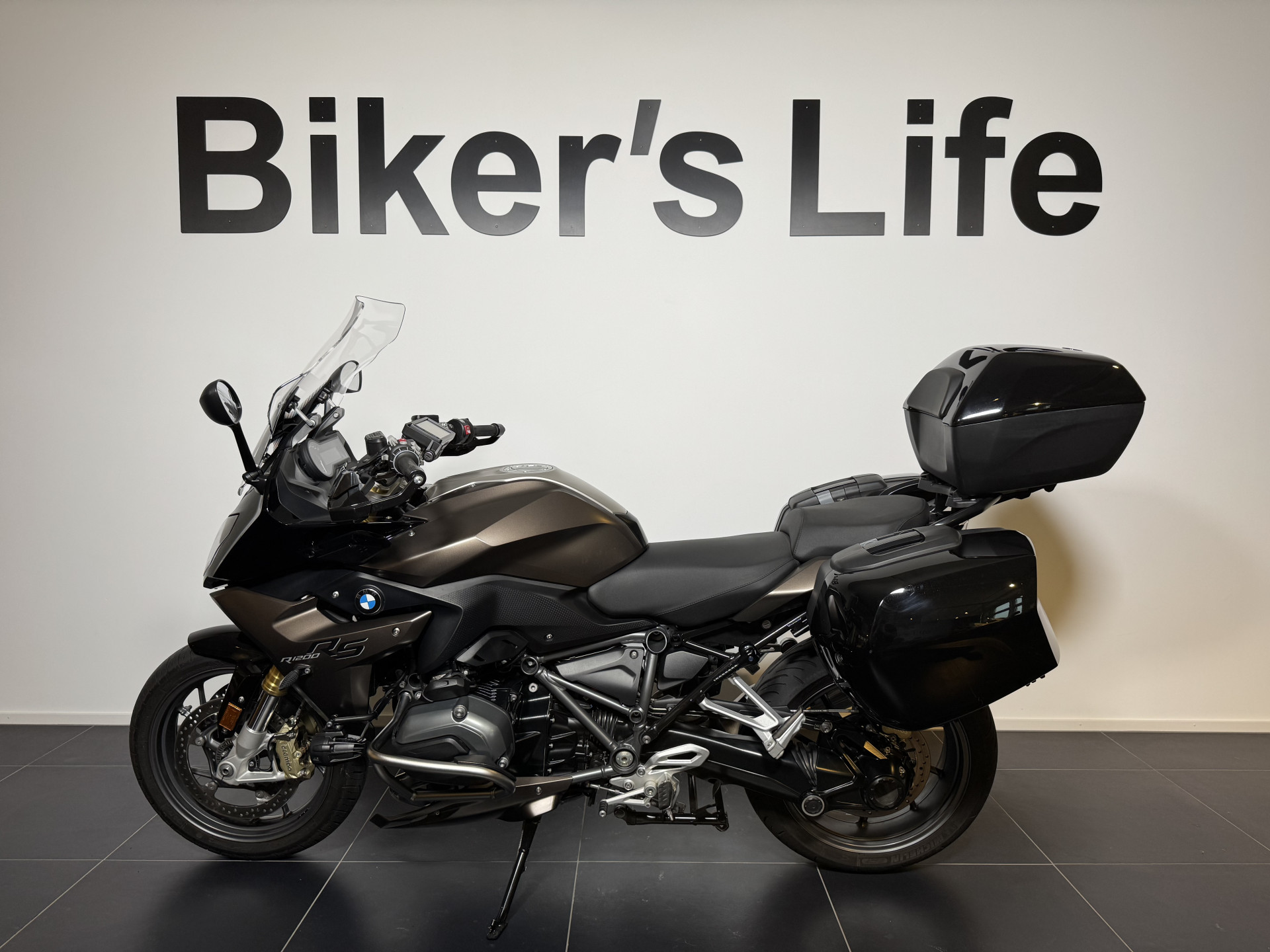 BMW R 1200 RS Exclusive-showroom-element-1