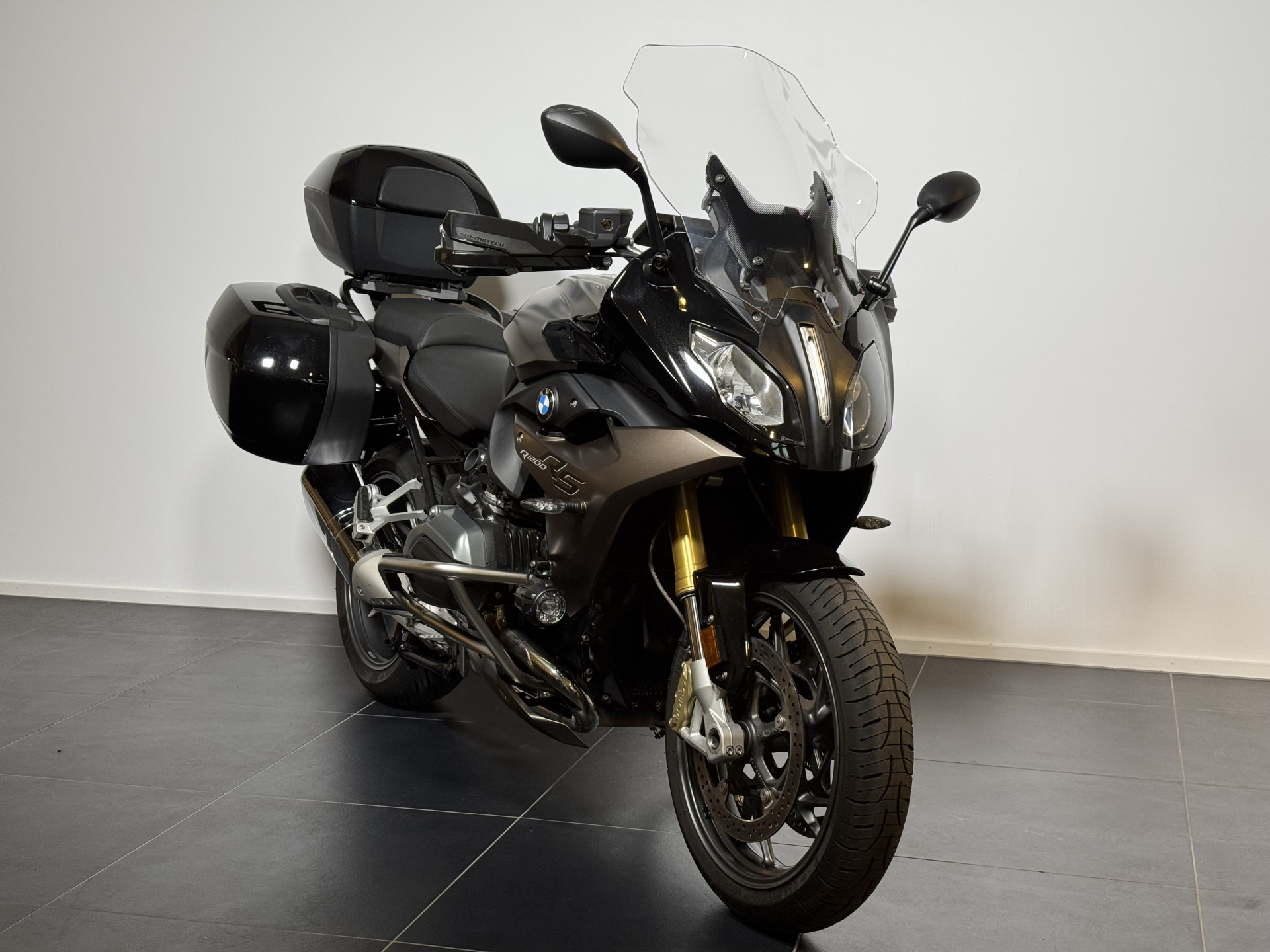 BMW R 1200 RS Exclusive-showroom-element-3